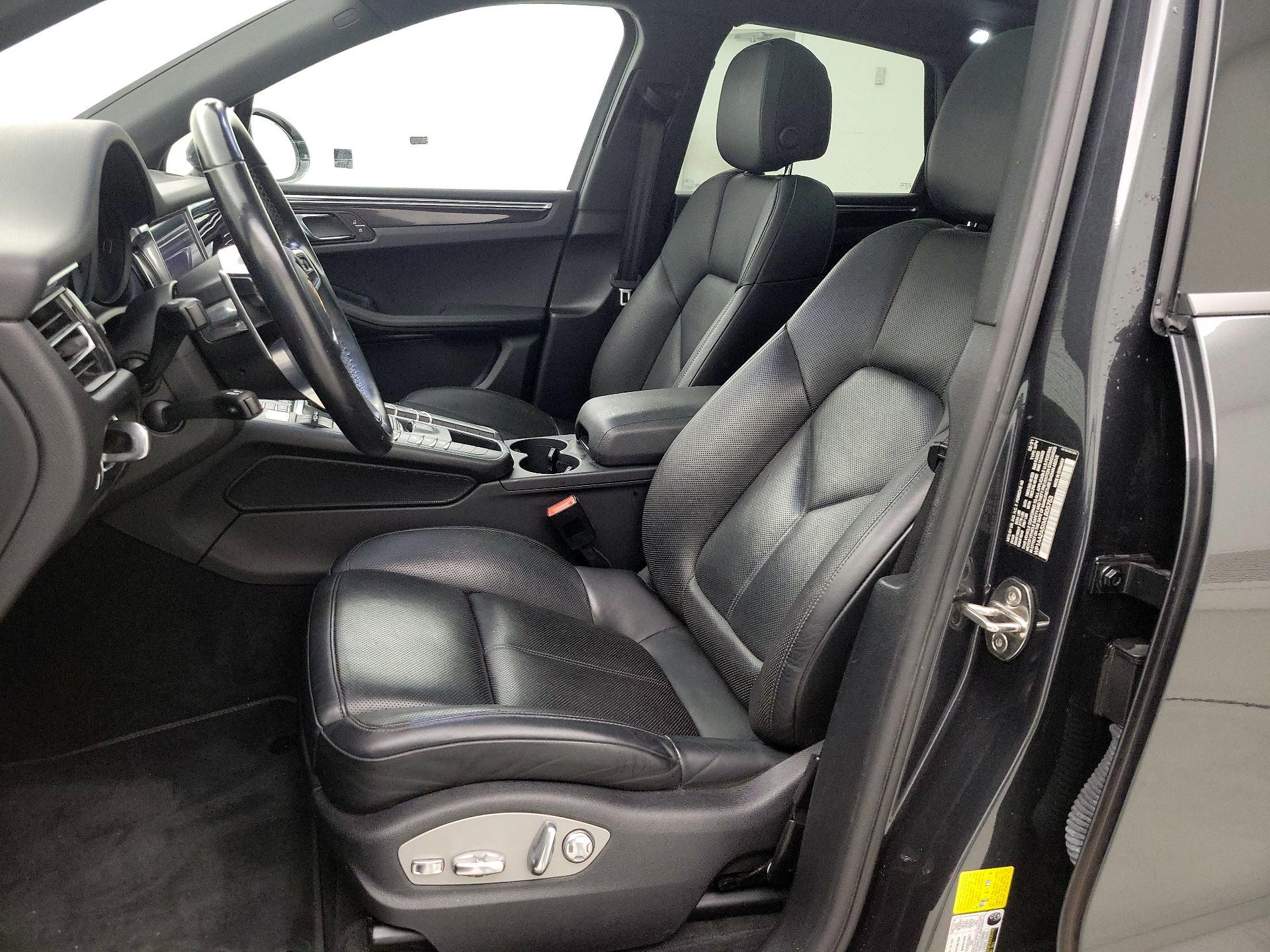 Thumbnail: 2021 Porsche Macan - 11