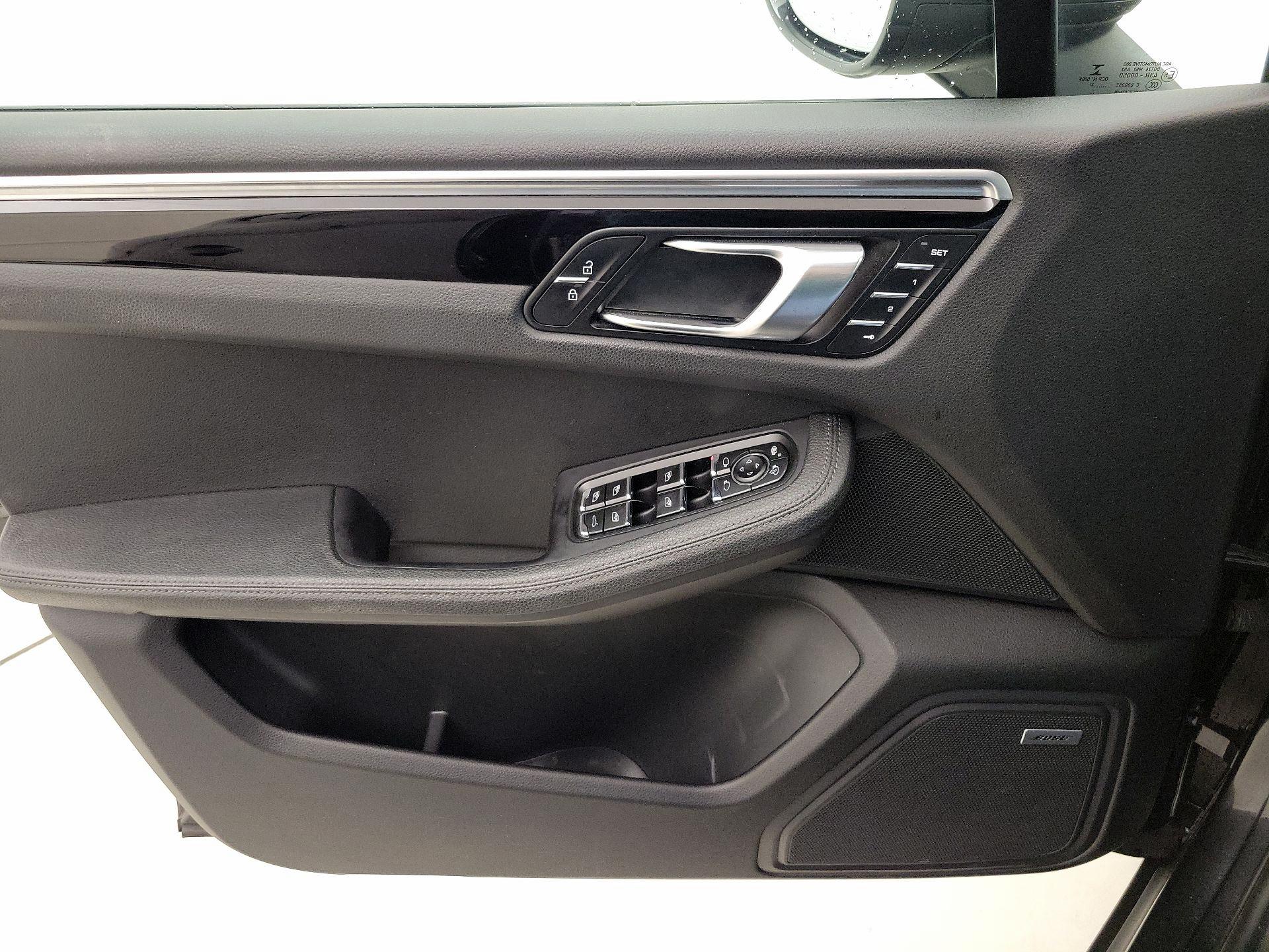 Thumbnail: 2021 Porsche Macan - 12