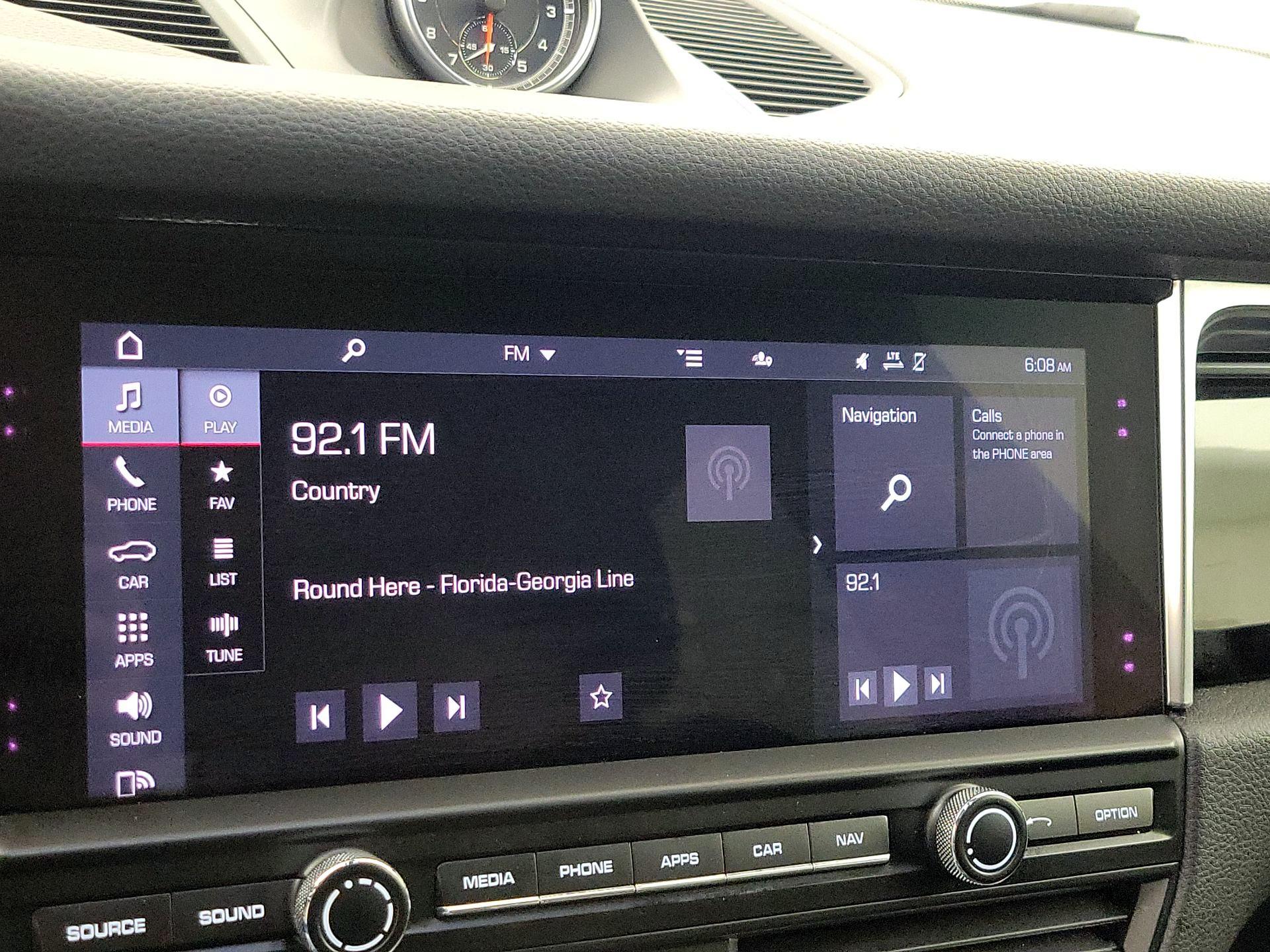 Thumbnail: 2021 Porsche Macan - 16