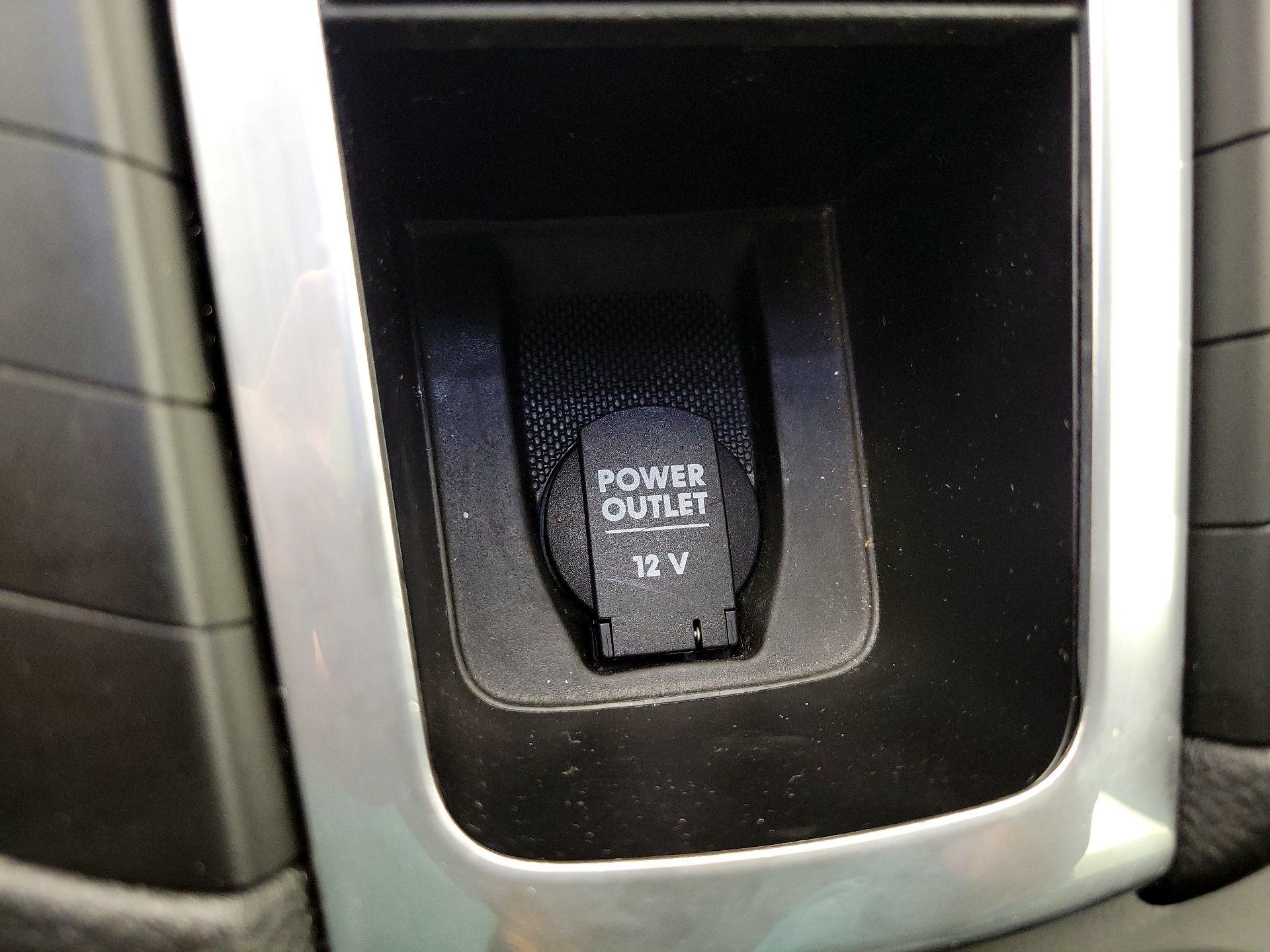 Thumbnail: 2021 Porsche Macan - 19