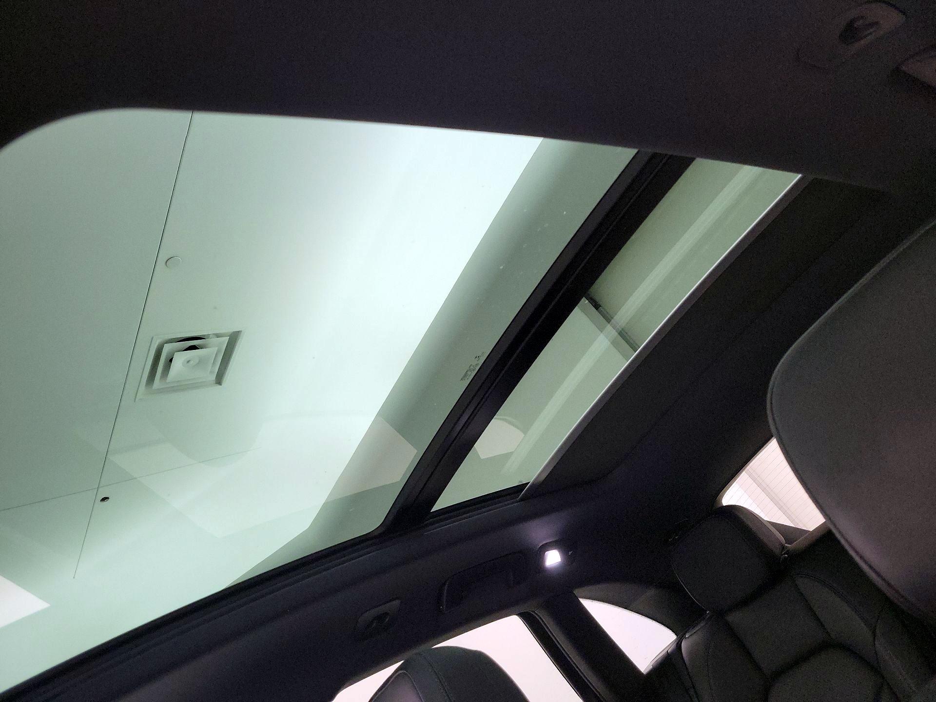 Thumbnail: 2021 Porsche Macan - 20