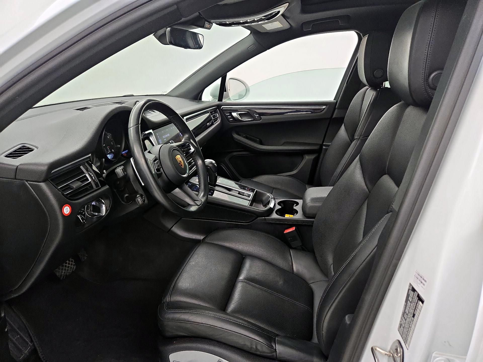 Thumbnail: 2022 Porsche Macan - 11