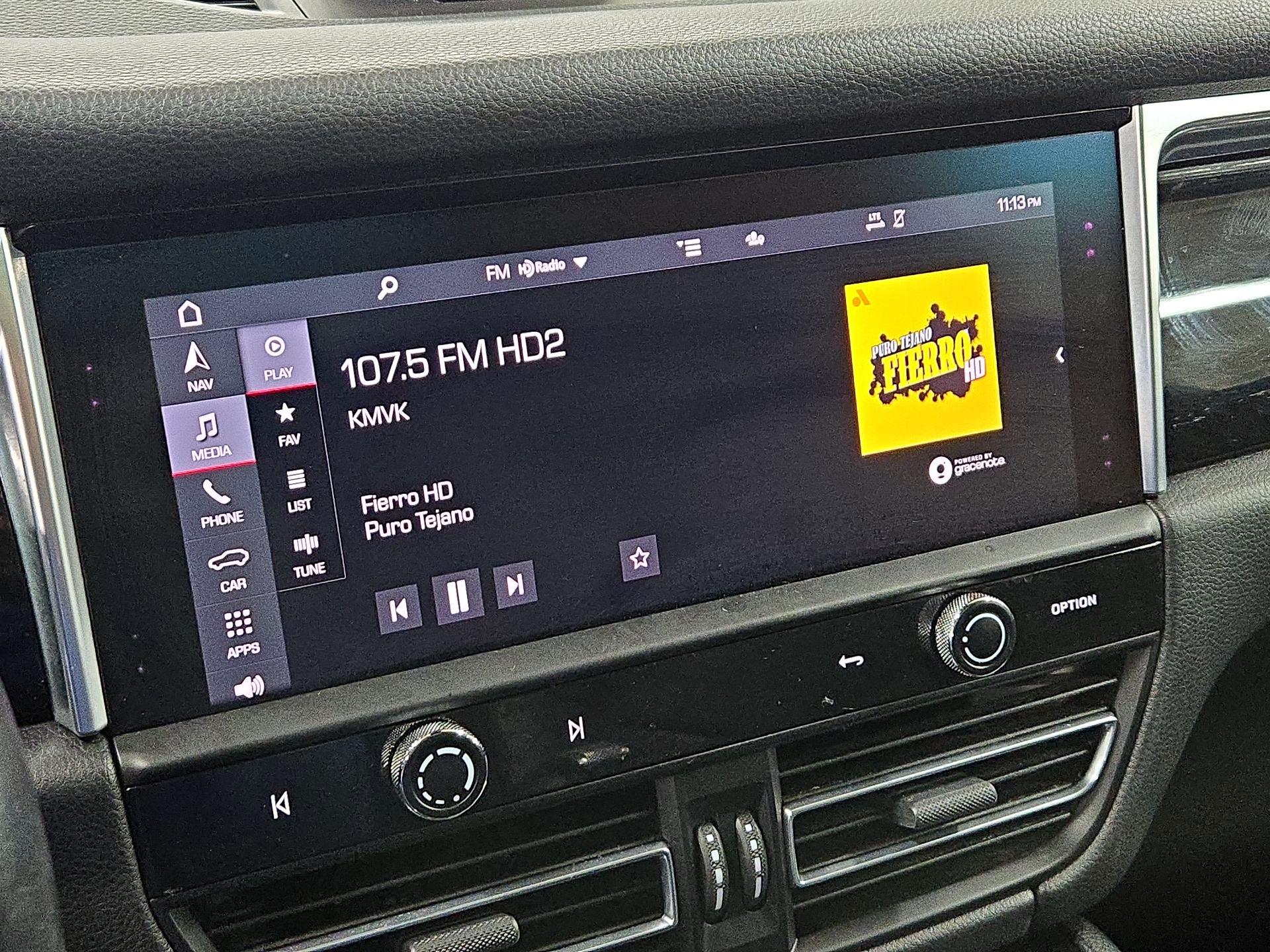 Thumbnail: 2022 Porsche Macan - 16