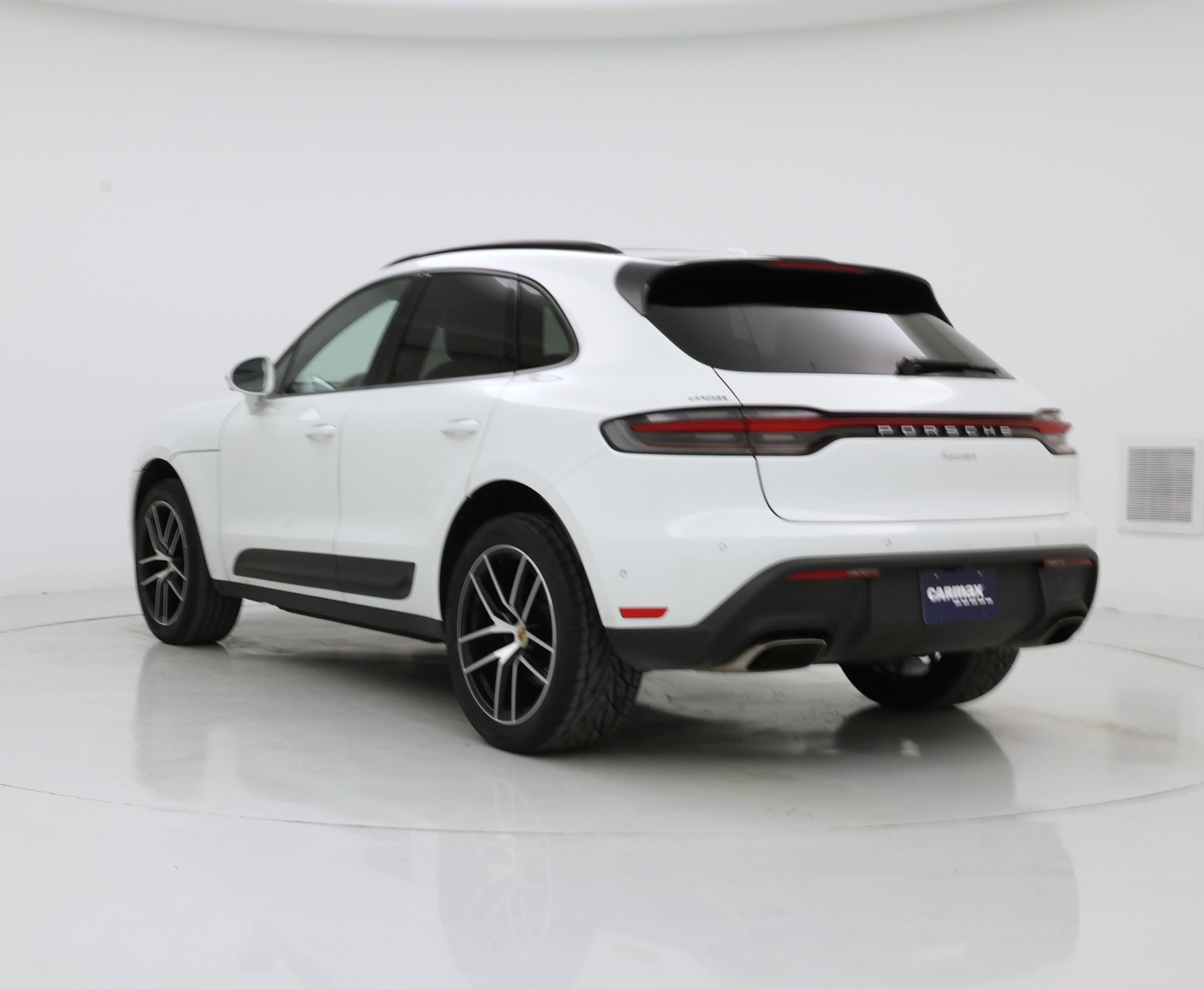 Thumbnail: 2022 Porsche Macan - 2