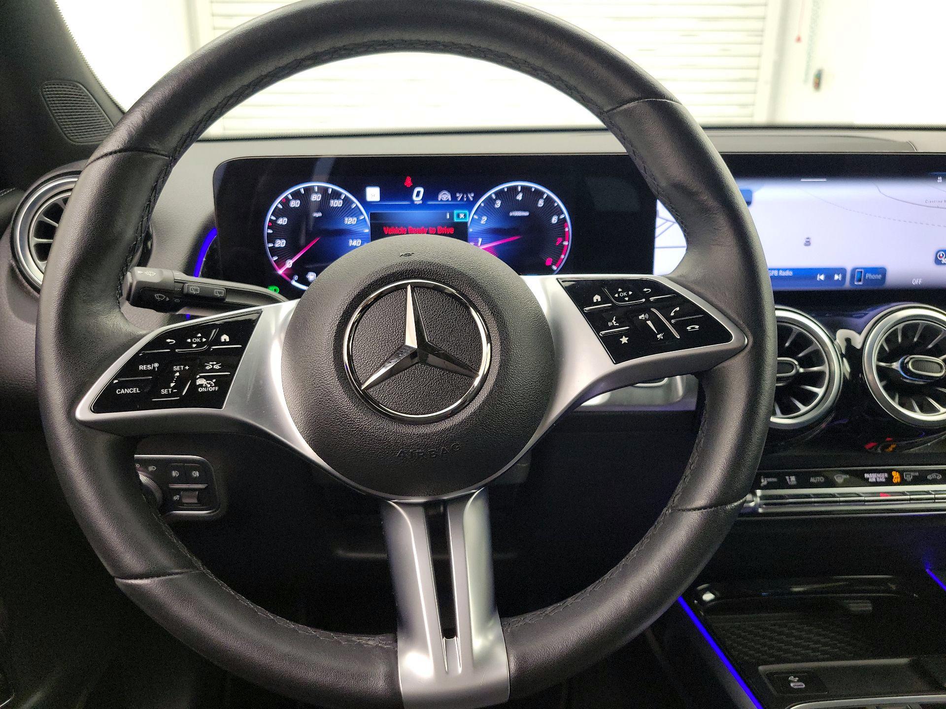 Thumbnail: 2024 Mercedes-Benz GLB - 10