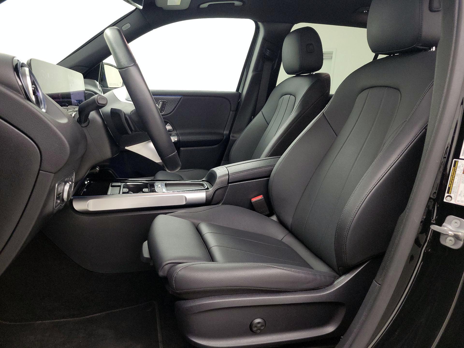 Thumbnail: 2024 Mercedes-Benz GLB - 11