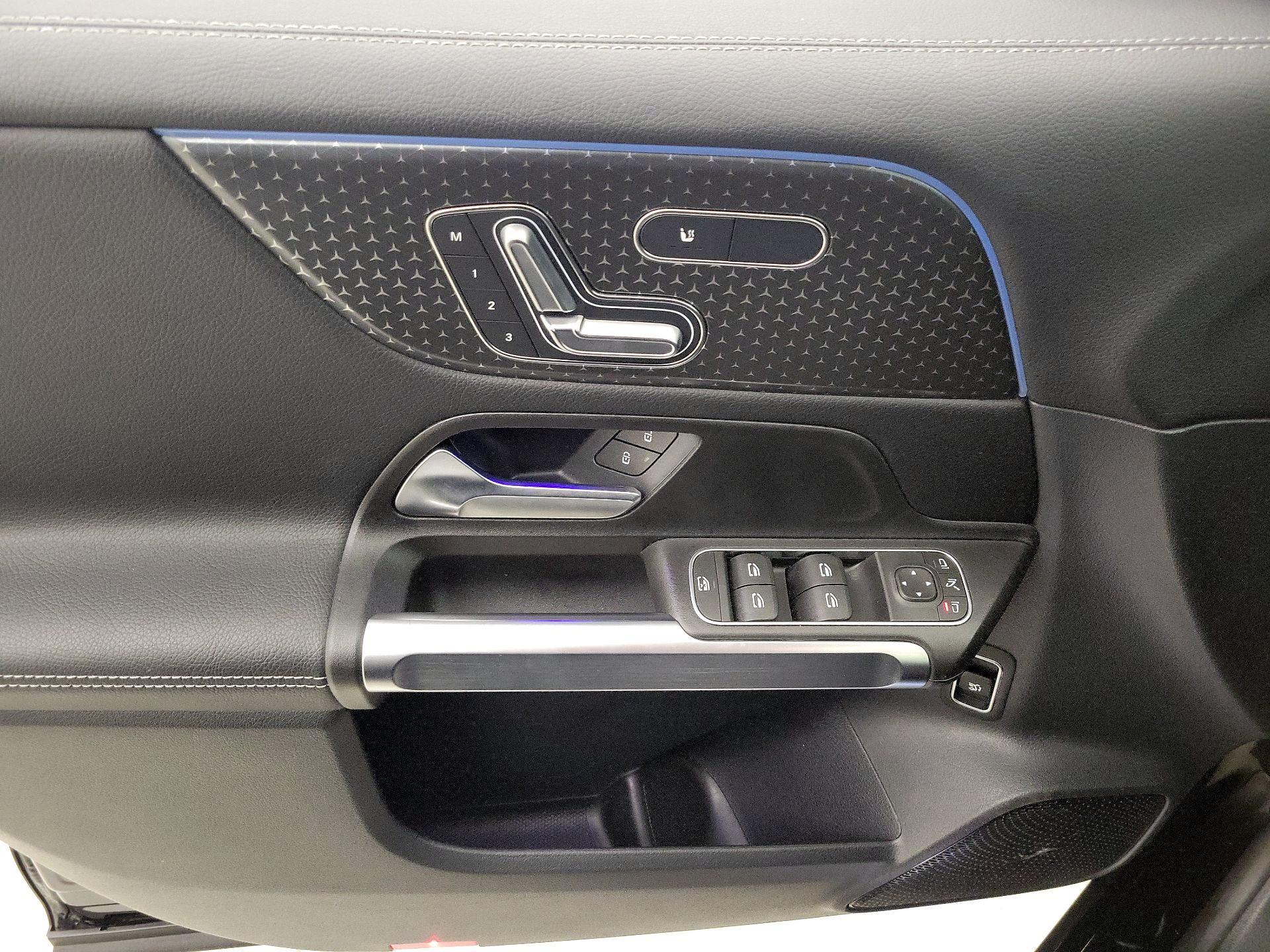 Thumbnail: 2024 Mercedes-Benz GLB - 12