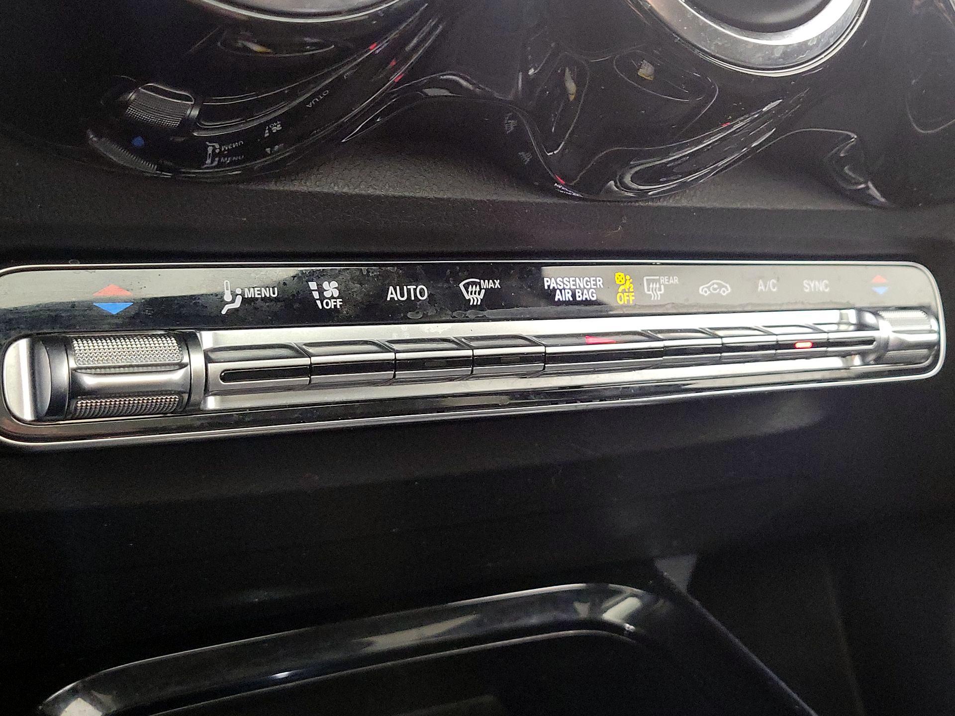 Thumbnail: 2023 Mercedes-Benz GLB - 16