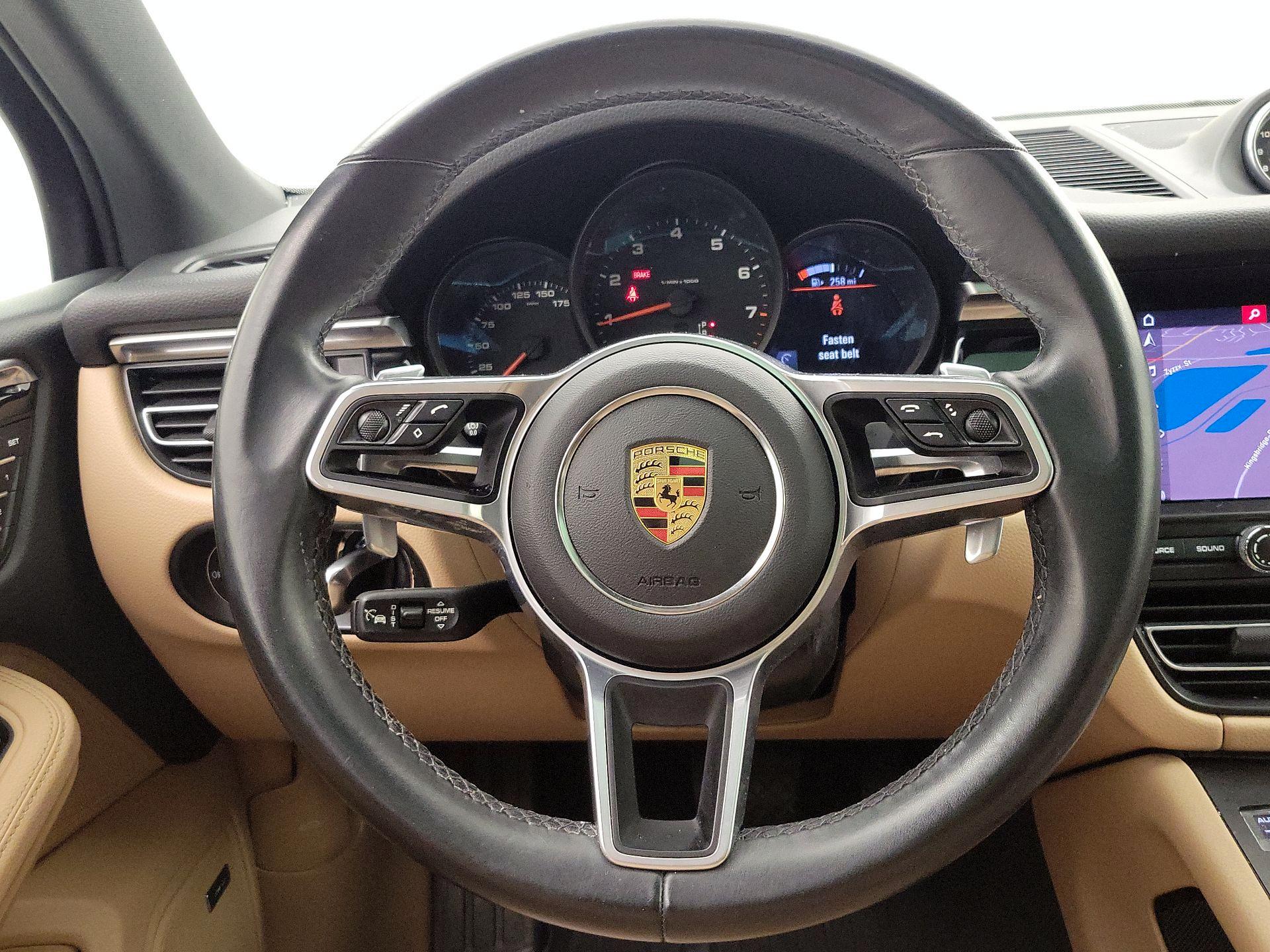 Thumbnail: 2021 Porsche Macan - 10