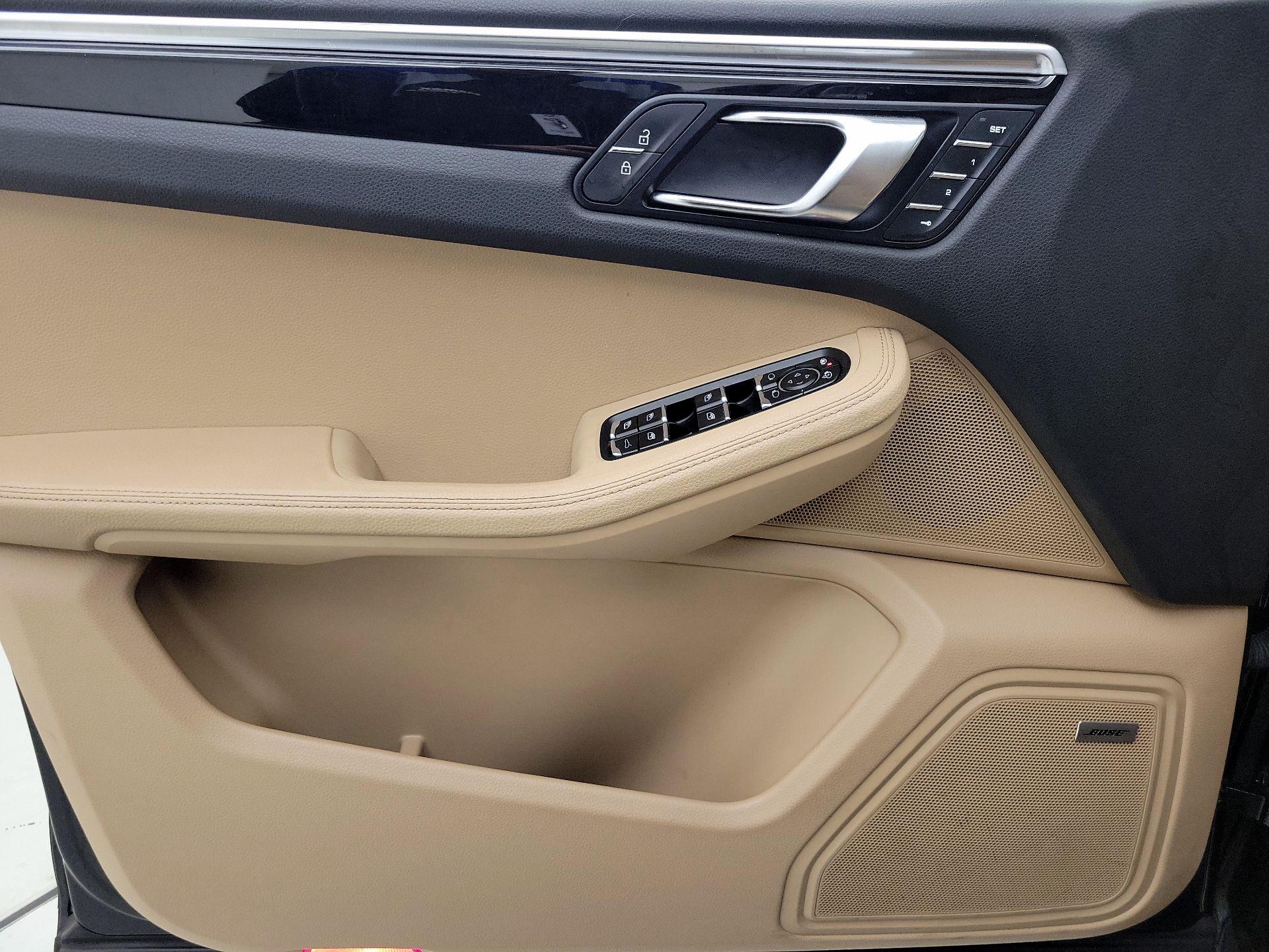 Thumbnail: 2021 Porsche Macan - 12