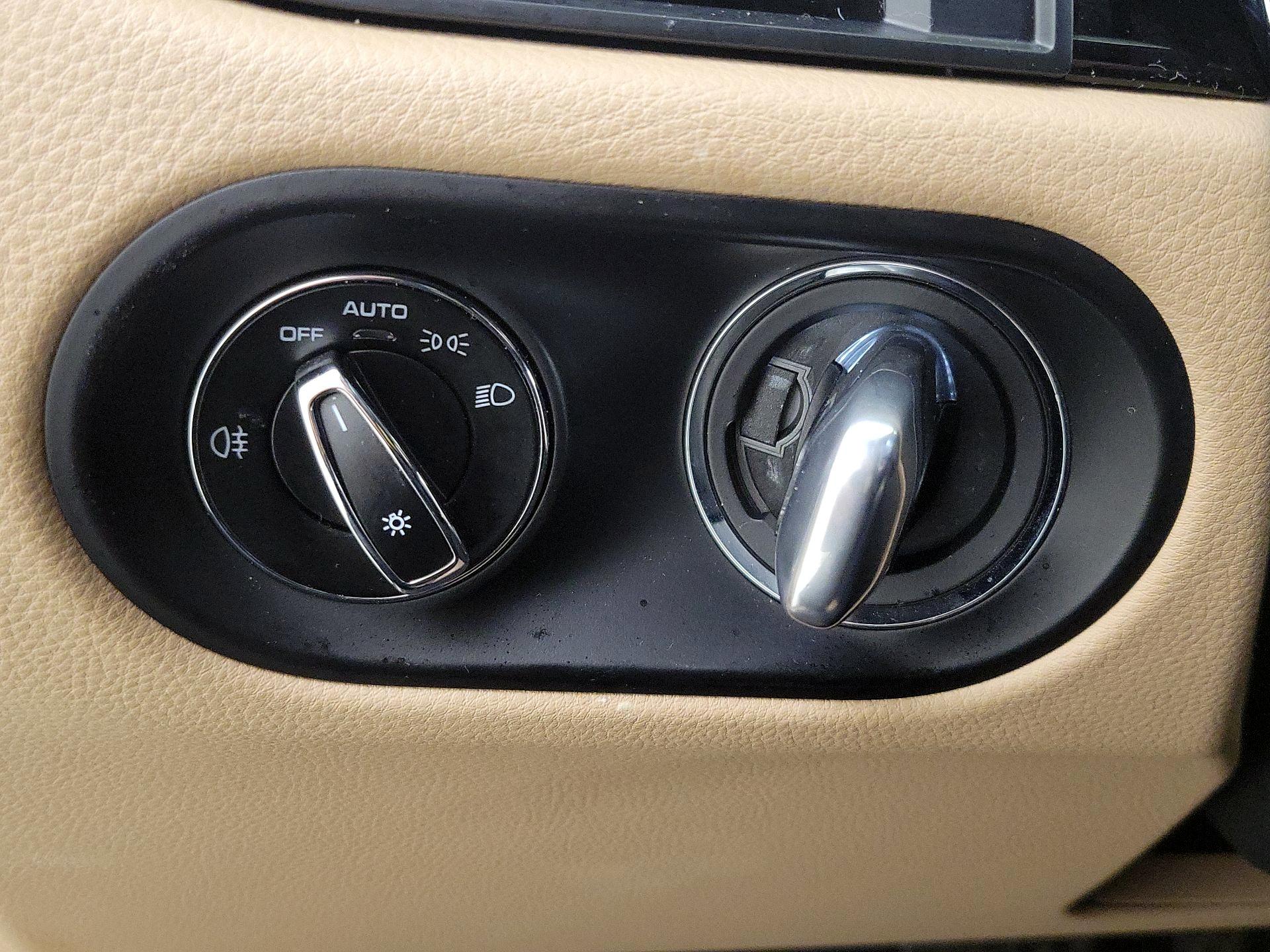 Thumbnail: 2021 Porsche Macan - 13