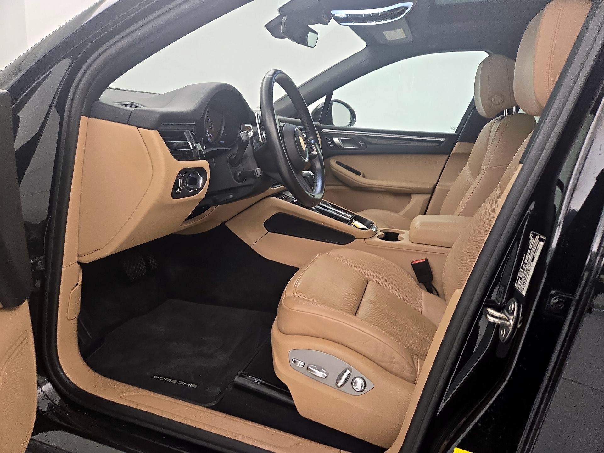 Thumbnail: 2023 Porsche Macan - 11