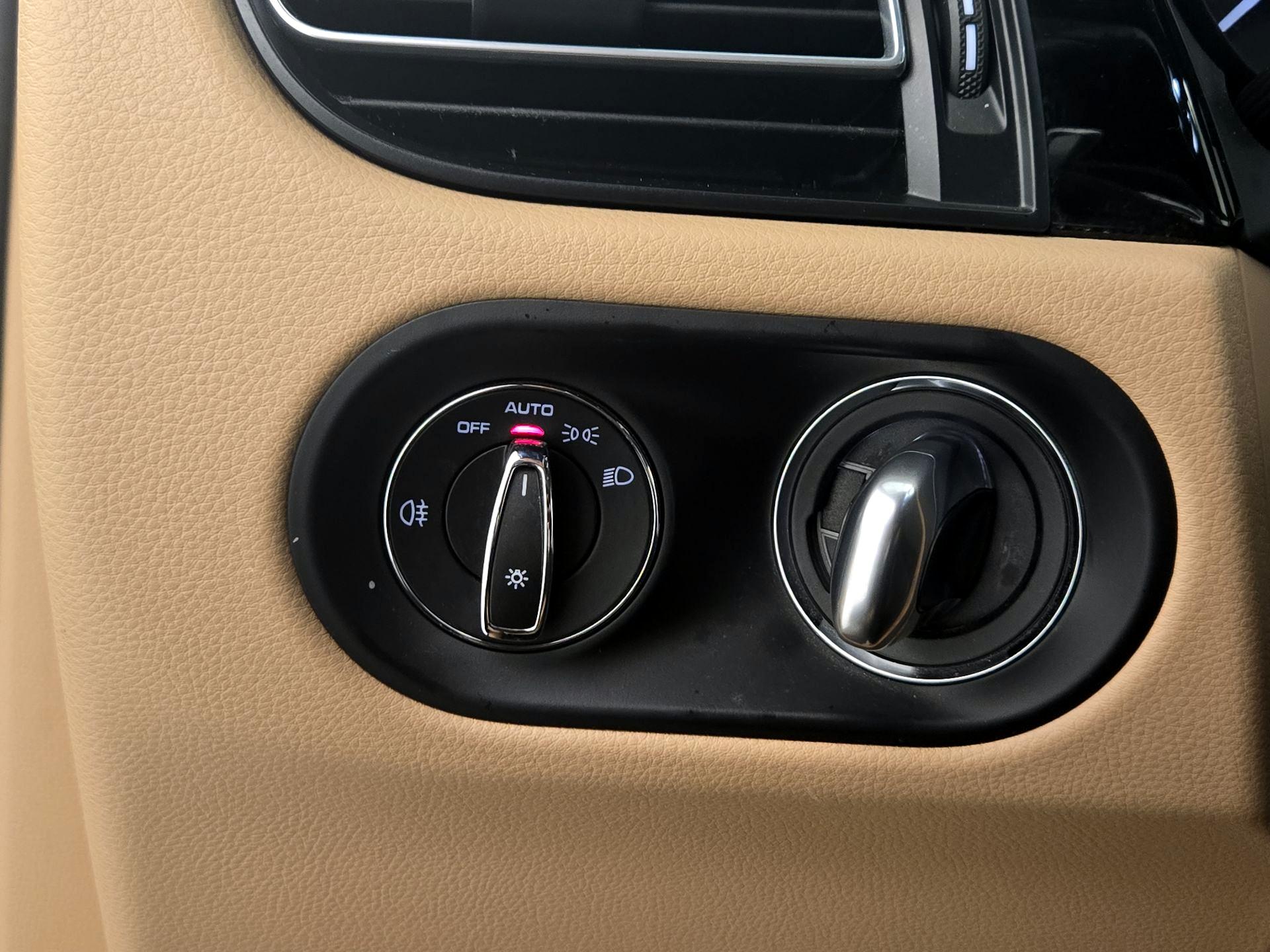 Thumbnail: 2023 Porsche Macan - 13