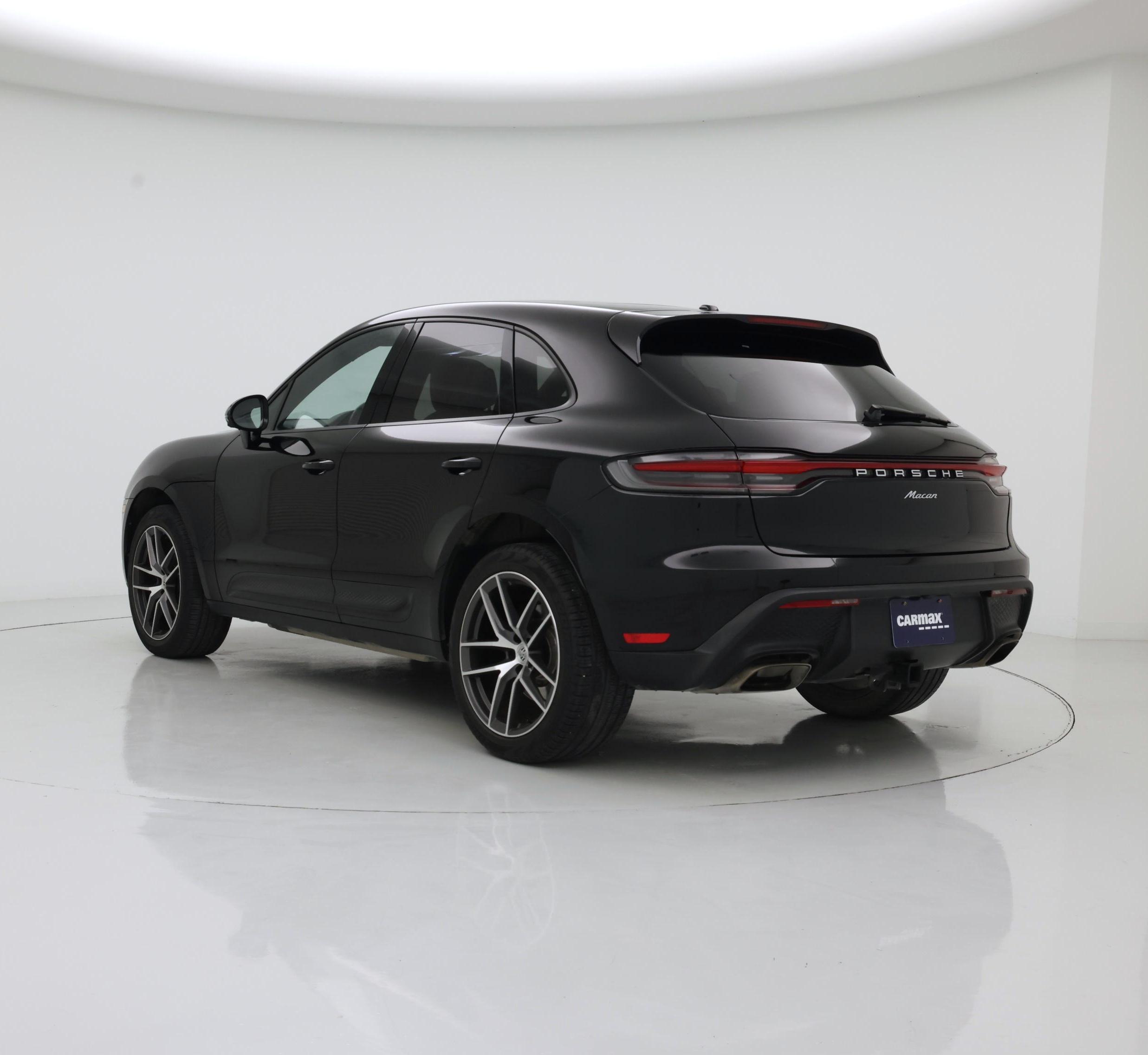 Thumbnail: 2023 Porsche Macan - 2