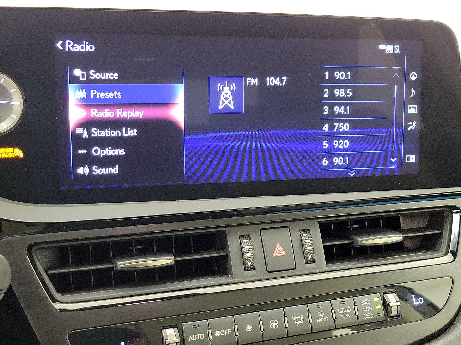 Thumbnail: 2022 Lexus ES - 16