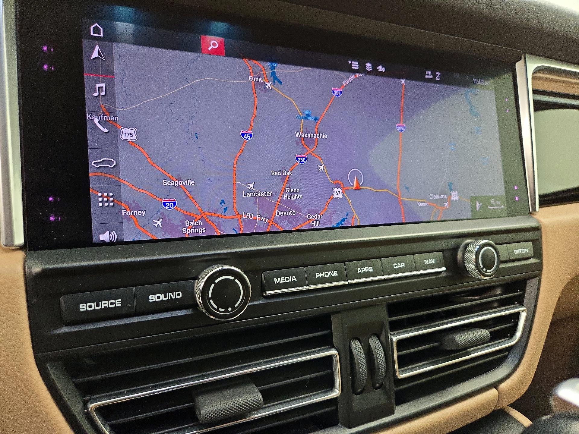 Thumbnail: 2021 Porsche Macan - 14