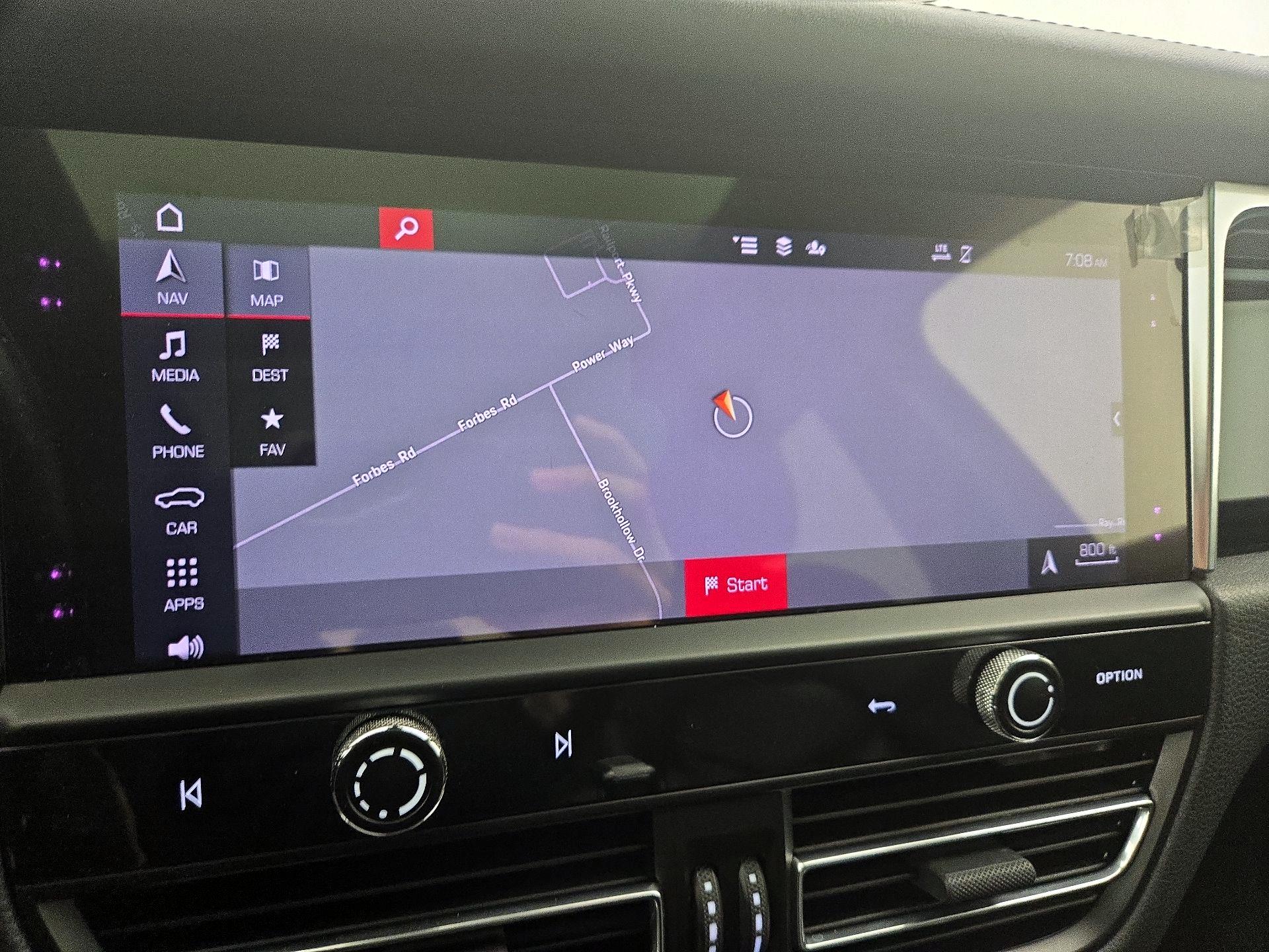 Thumbnail: 2022 Porsche Macan - 14