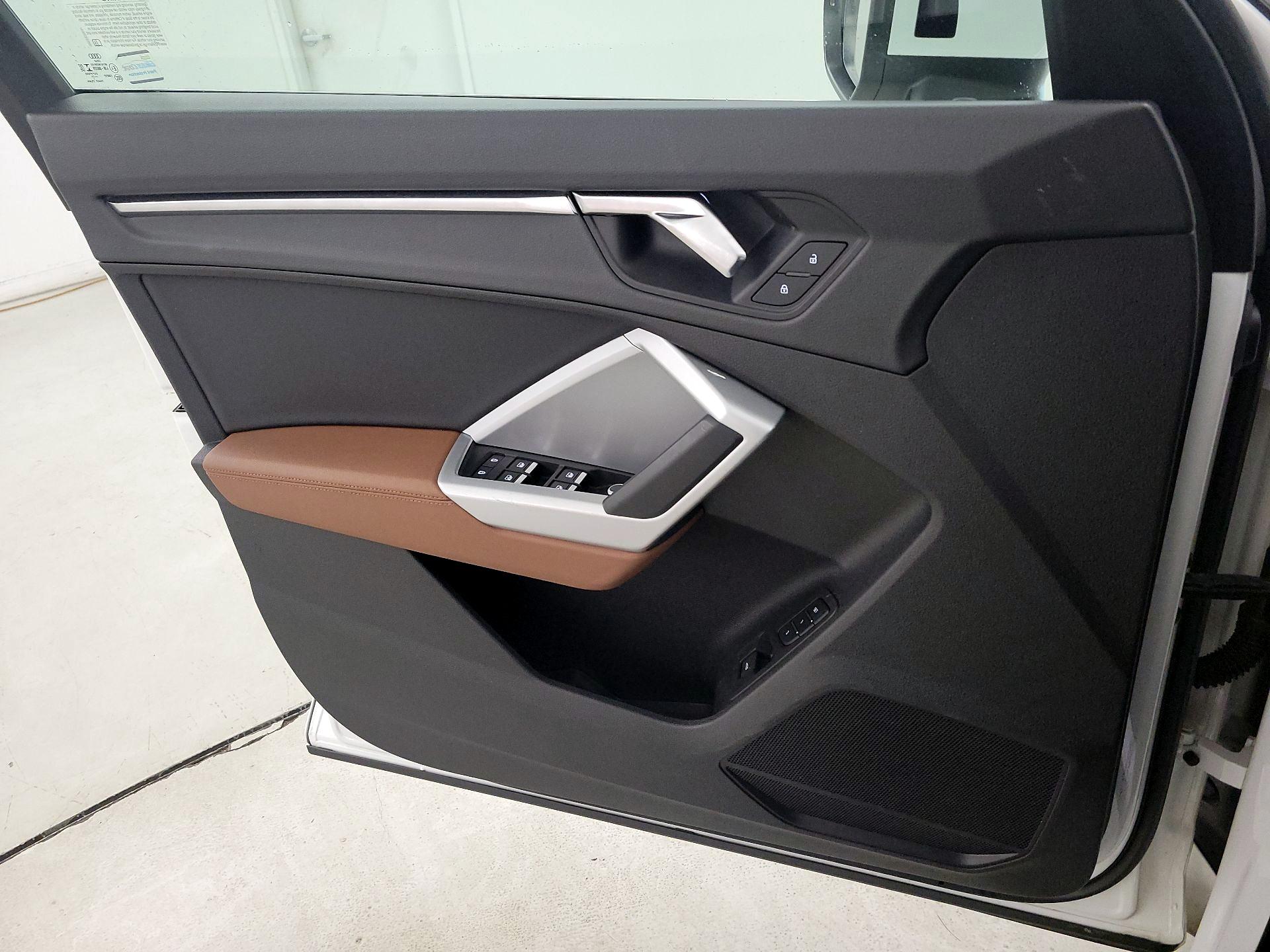 Thumbnail: 2022 Audi Q3 - 12