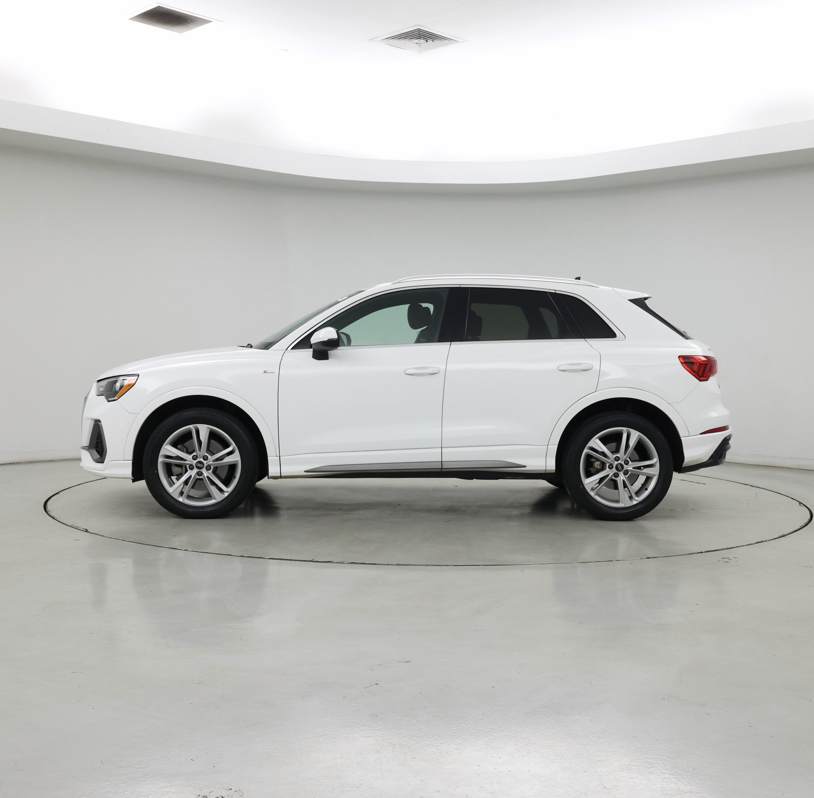 Thumbnail: 2022 Audi Q3 - 3