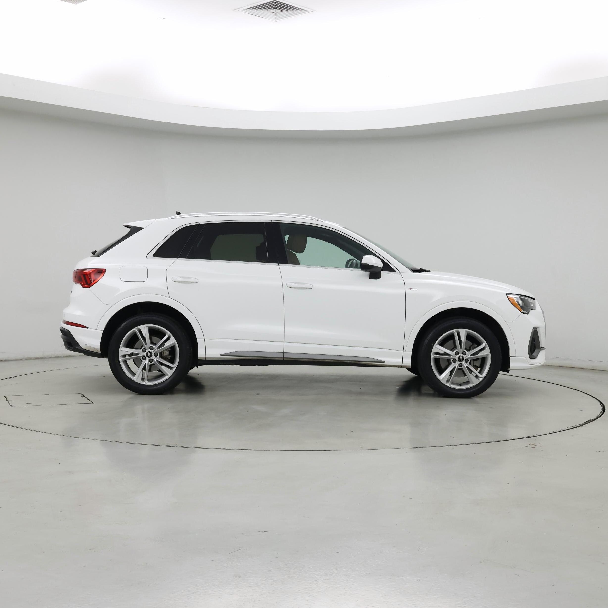 Thumbnail: 2022 Audi Q3 - 7