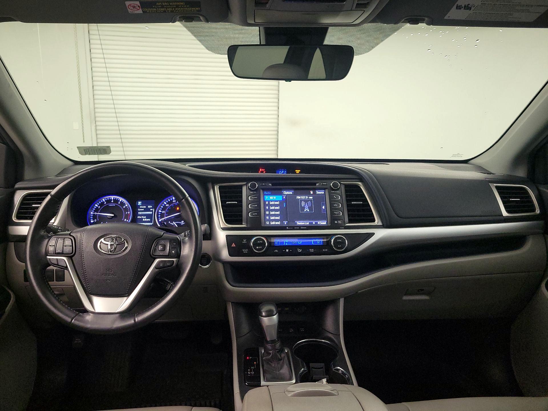 Thumbnail: 2019 Toyota Highlander - 9