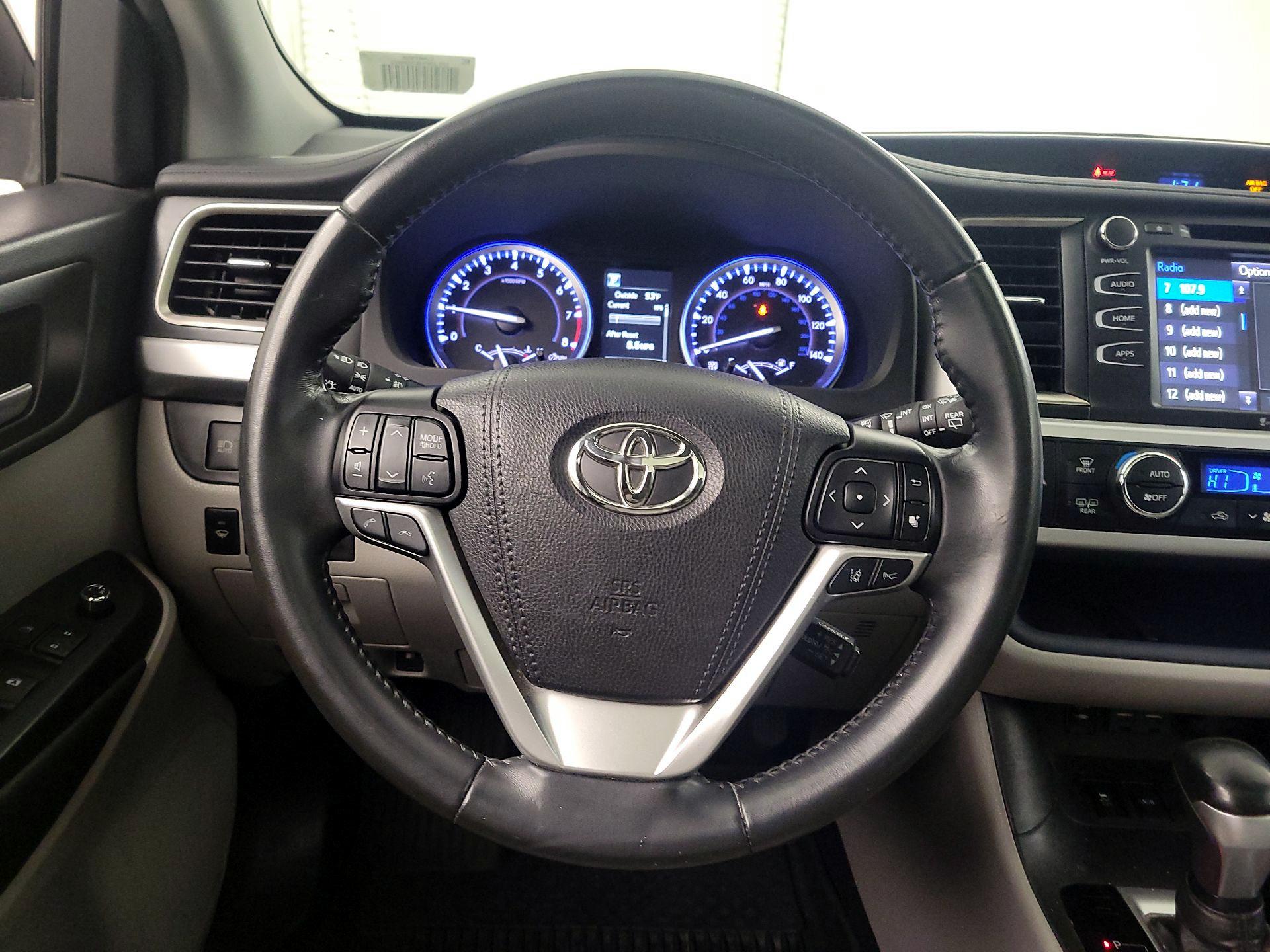 Thumbnail: 2019 Toyota Highlander - 10