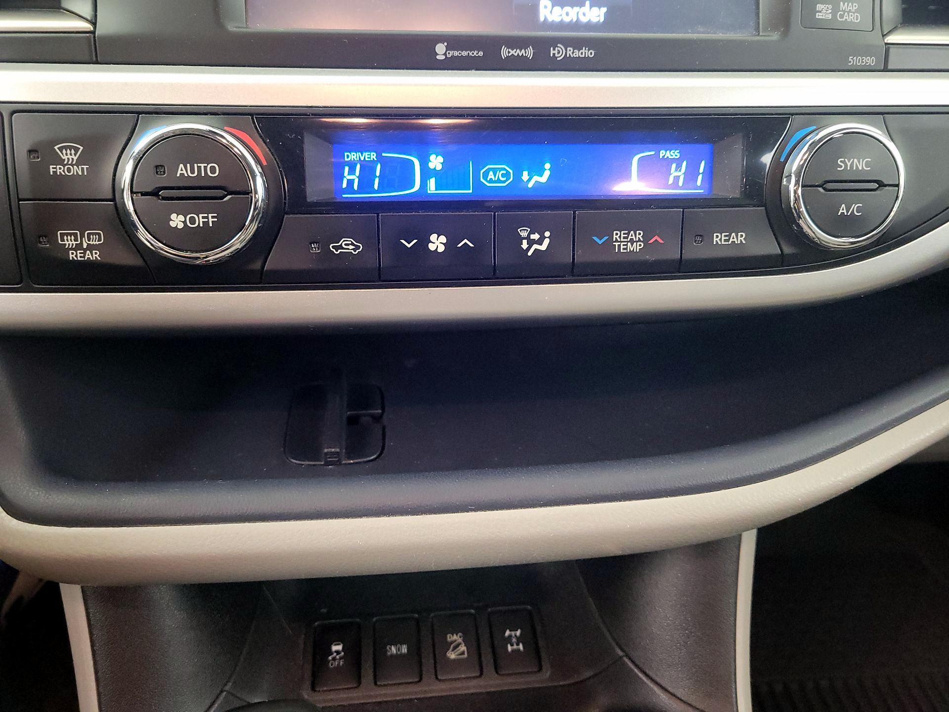 Thumbnail: 2019 Toyota Highlander - 16