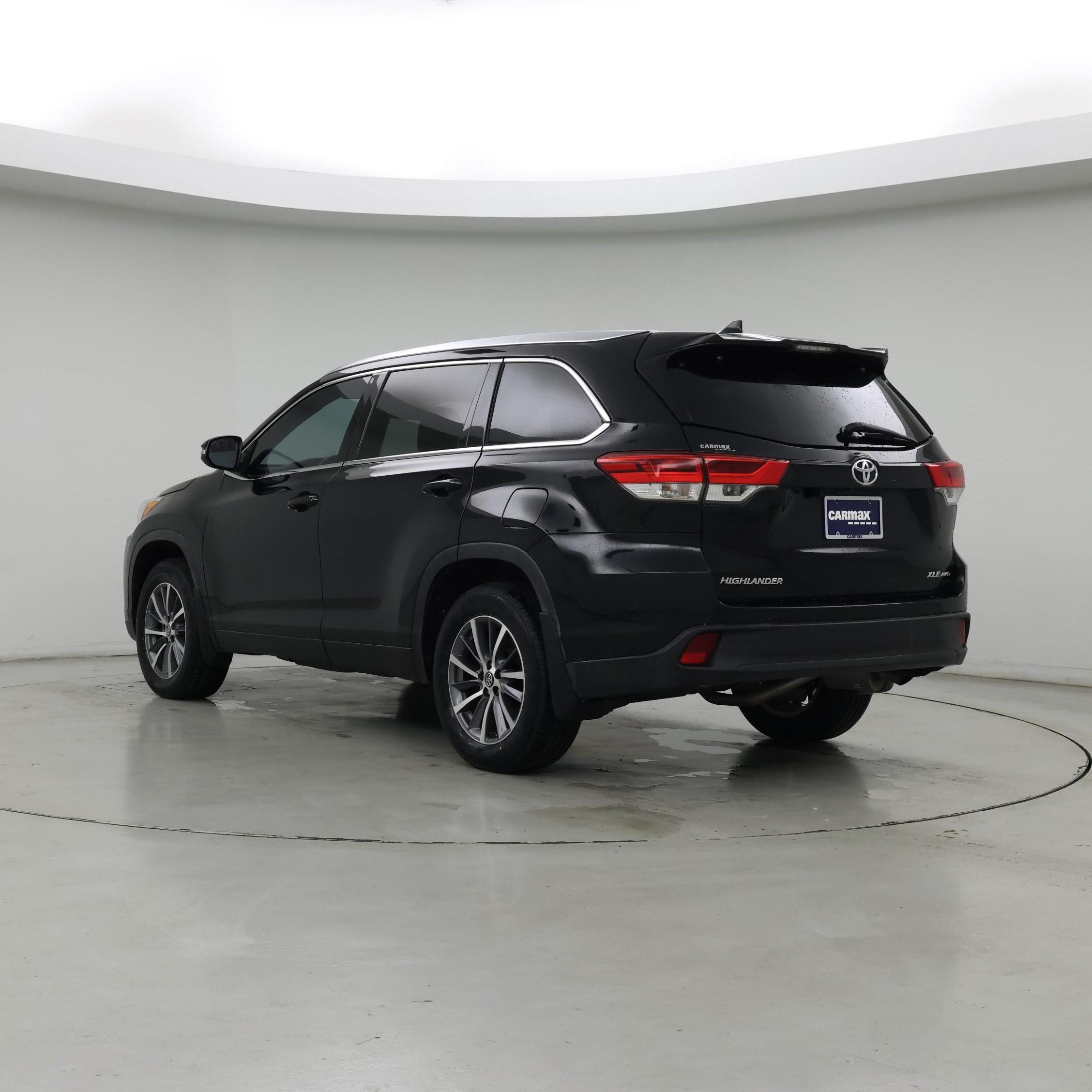 Thumbnail: 2019 Toyota Highlander - 2