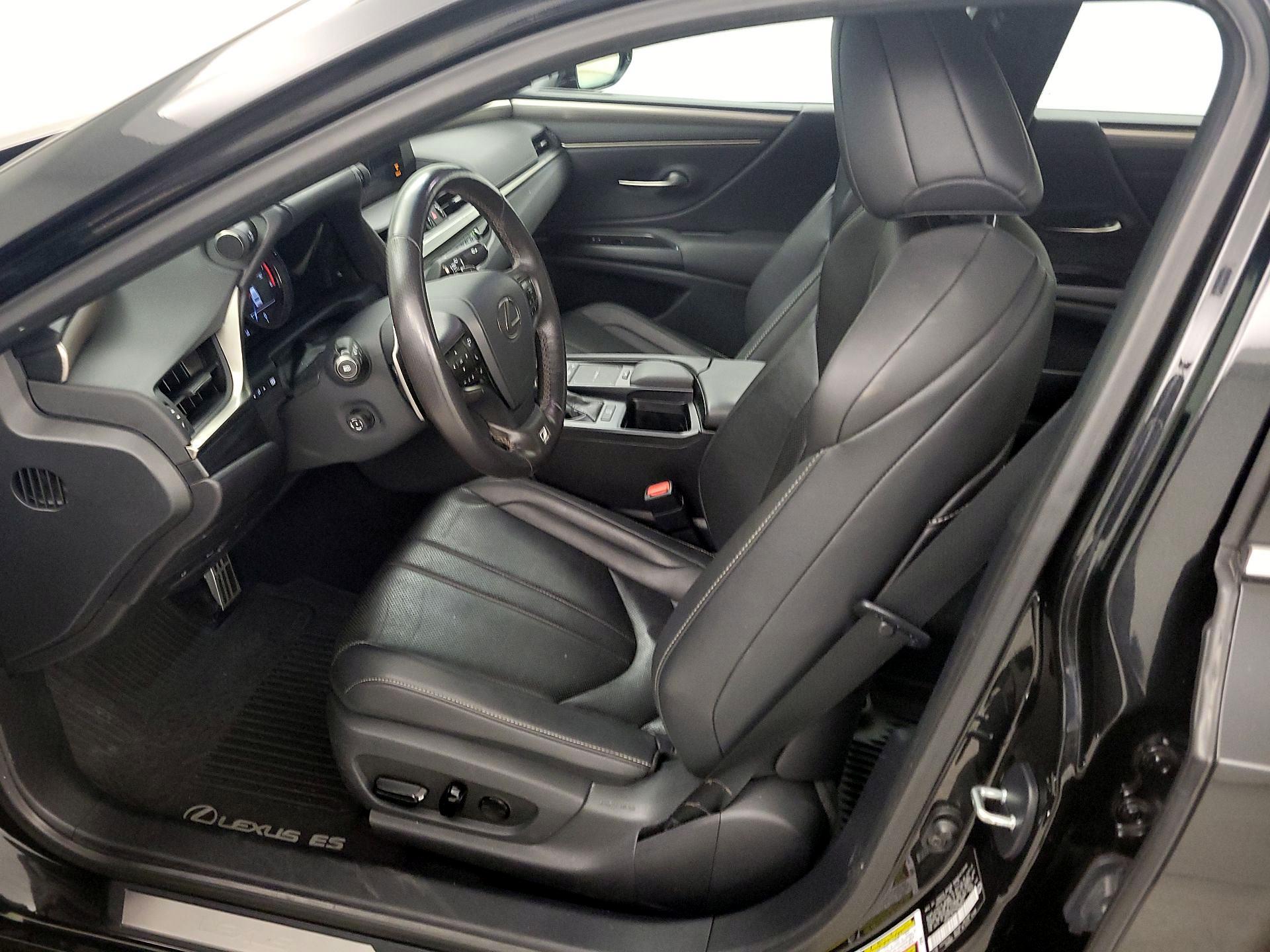 Thumbnail: 2021 Lexus ES - 11