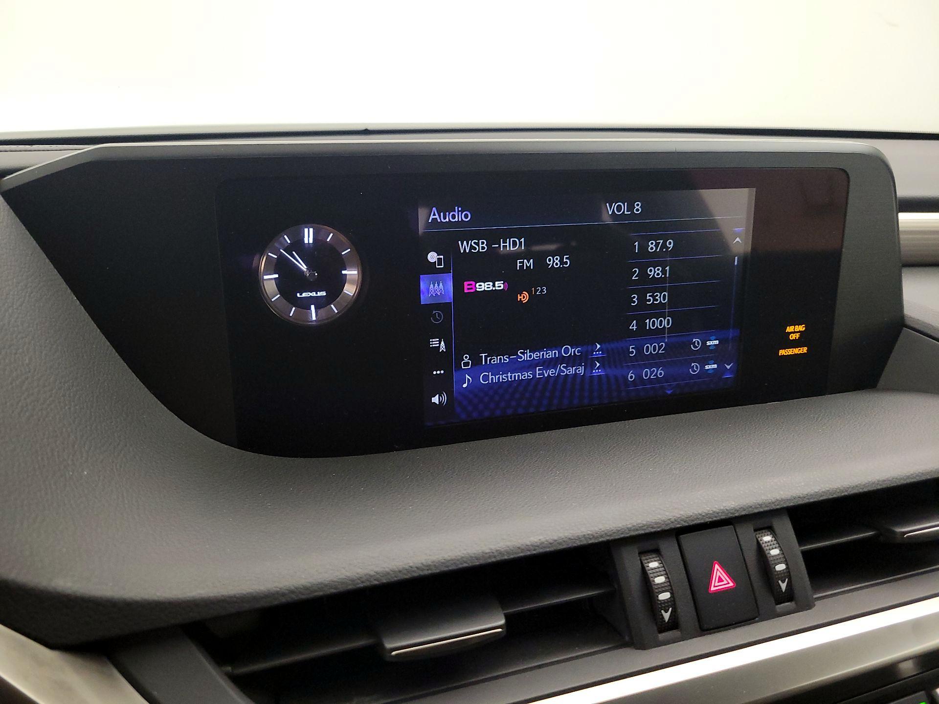 Thumbnail: 2021 Lexus ES - 15