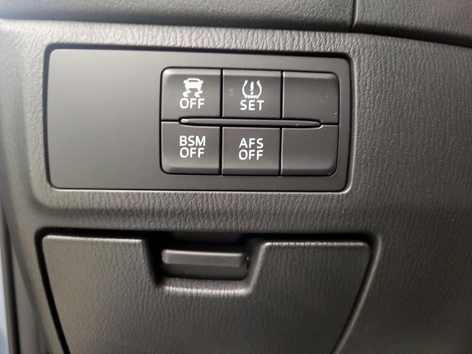 Thumbnail: 2015 Mazda Mazda6 - 13