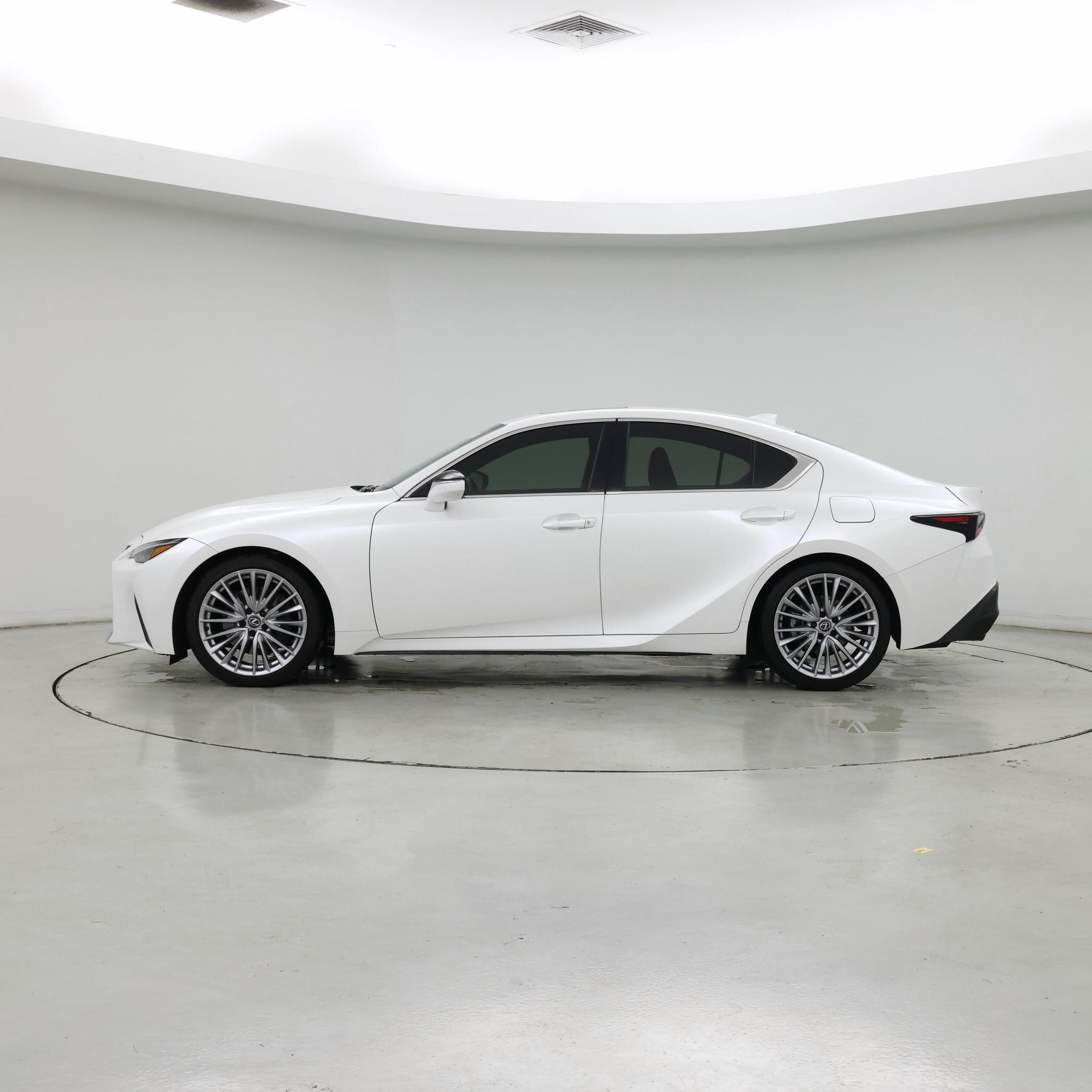 Thumbnail: 2024 Lexus IS - 3