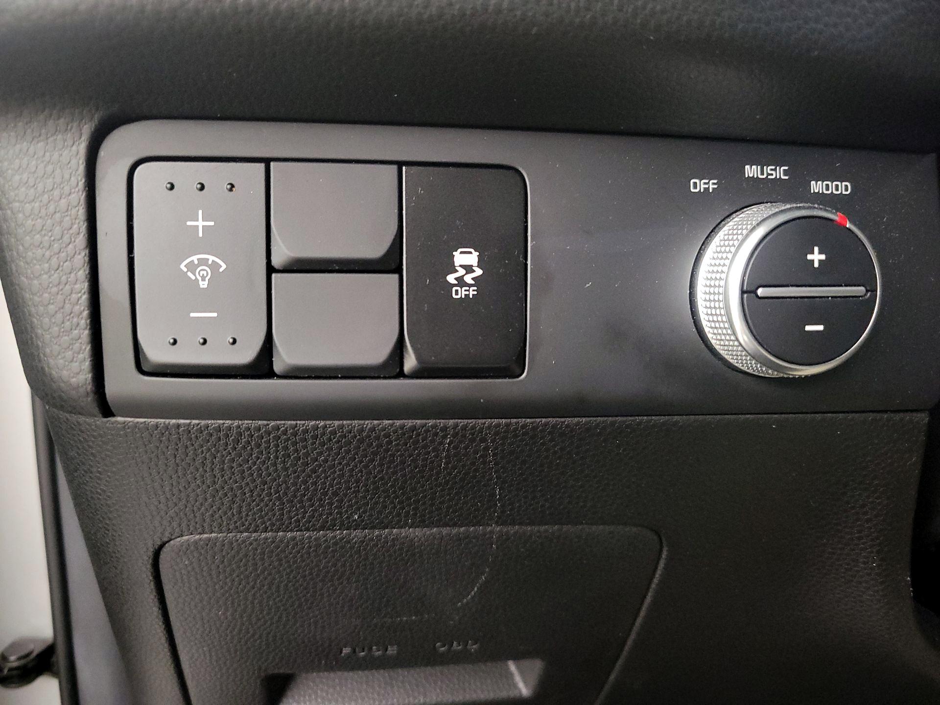 Thumbnail: 2014 Kia Soul - 13