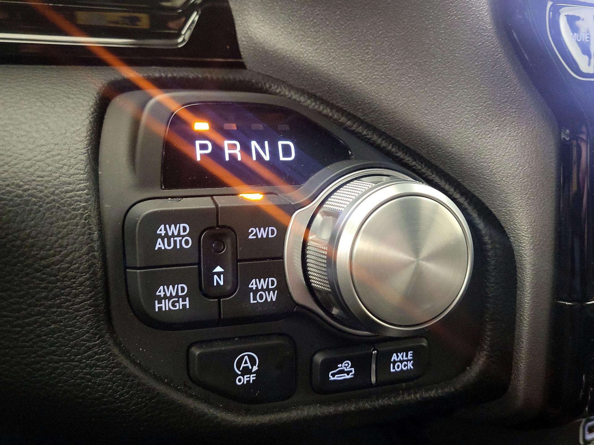 Thumbnail: 2025 RAM 1500 - 17