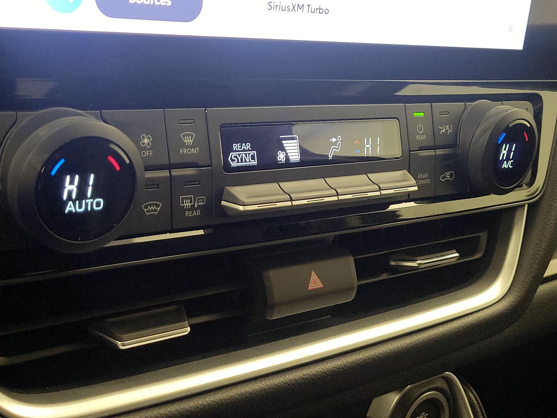 Thumbnail: 2024 Toyota Grand Highlander - 16