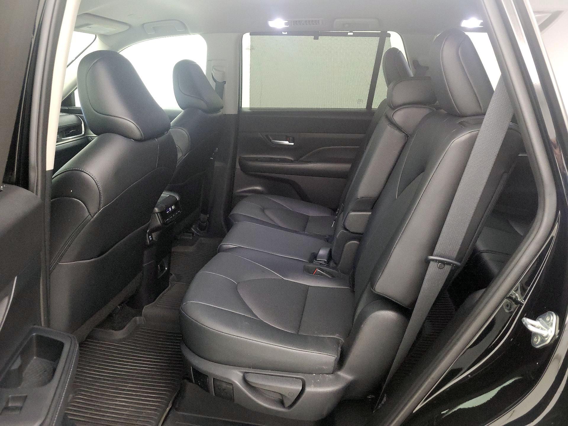 Thumbnail: 2024 Toyota Grand Highlander - 19