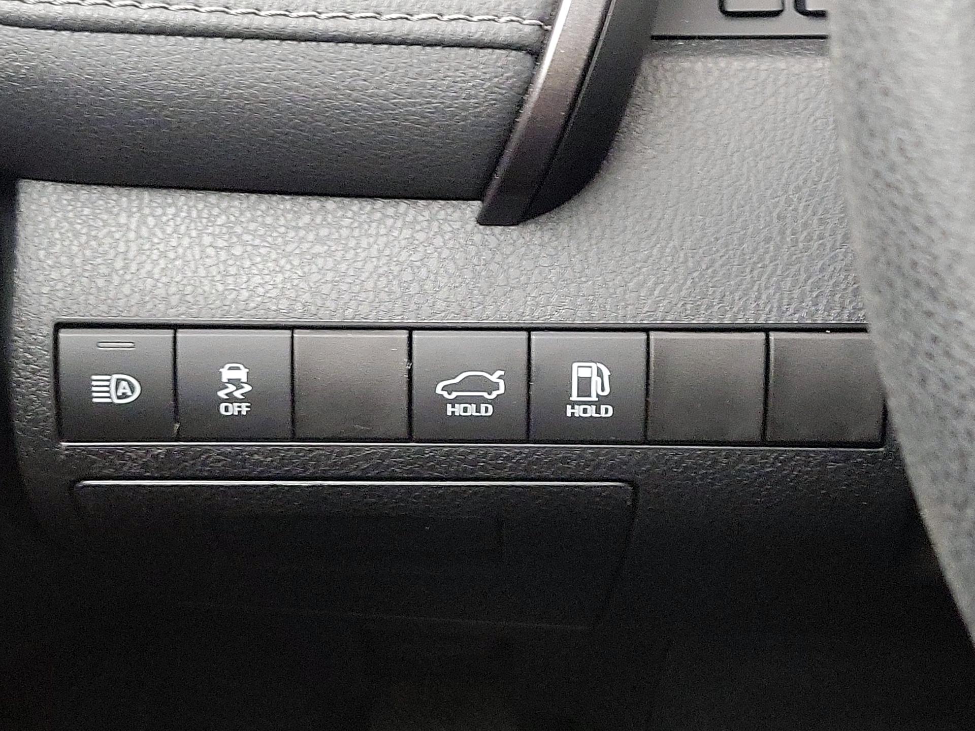 Thumbnail: 2021 Toyota Camry - 13