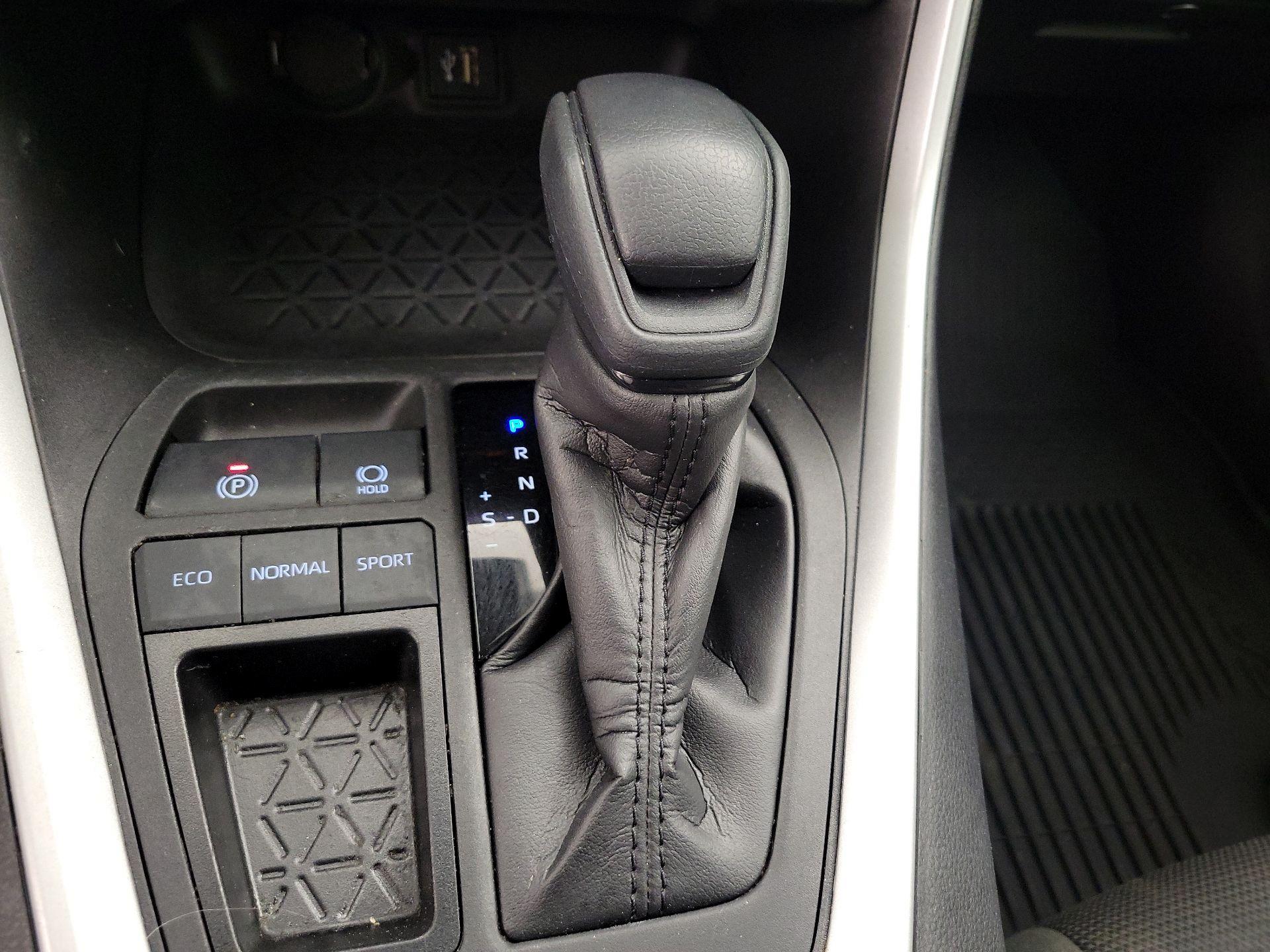 Thumbnail: 2023 Toyota RAV4 - 17