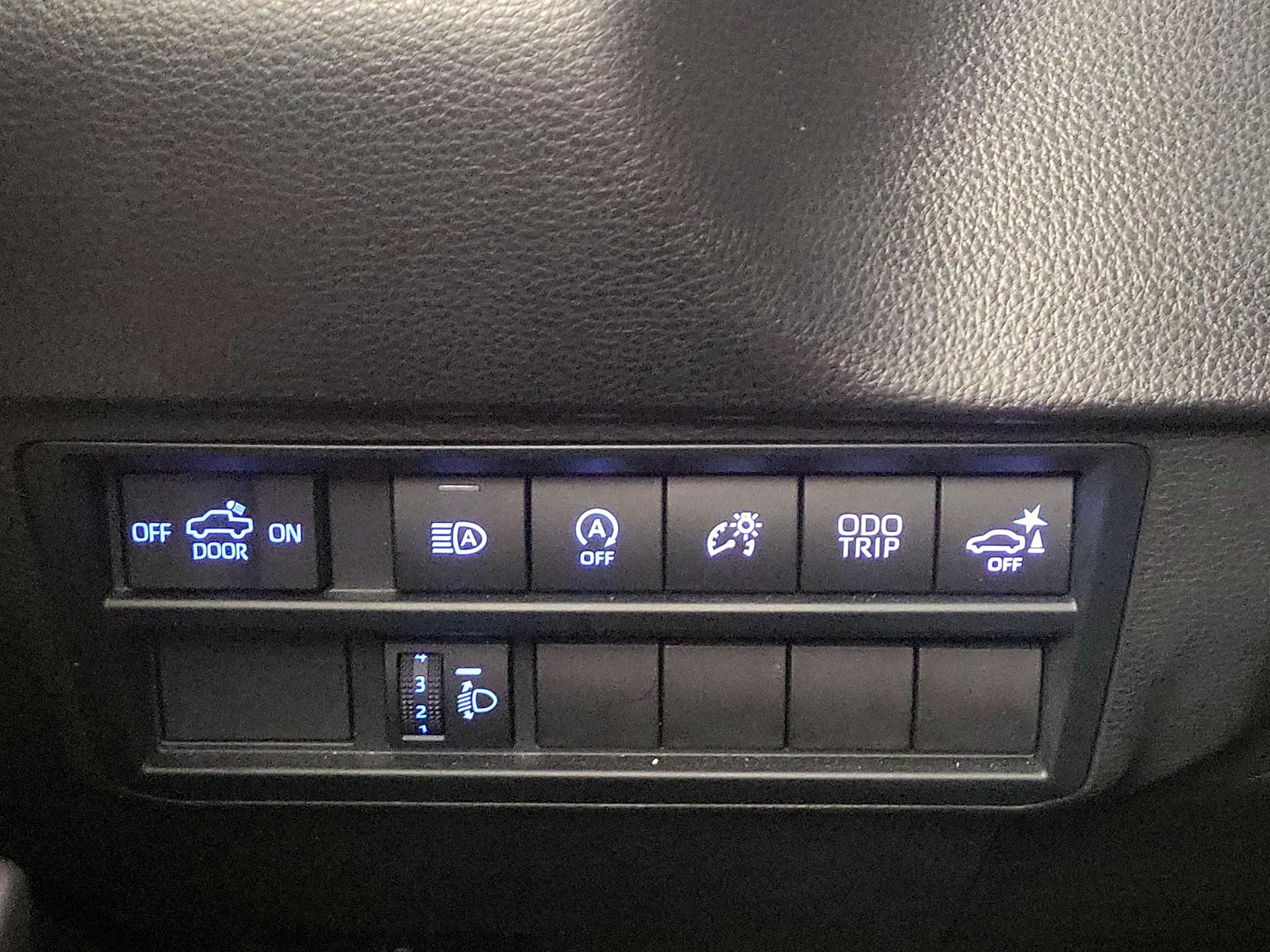 Thumbnail: 2022 Toyota Tundra - 13