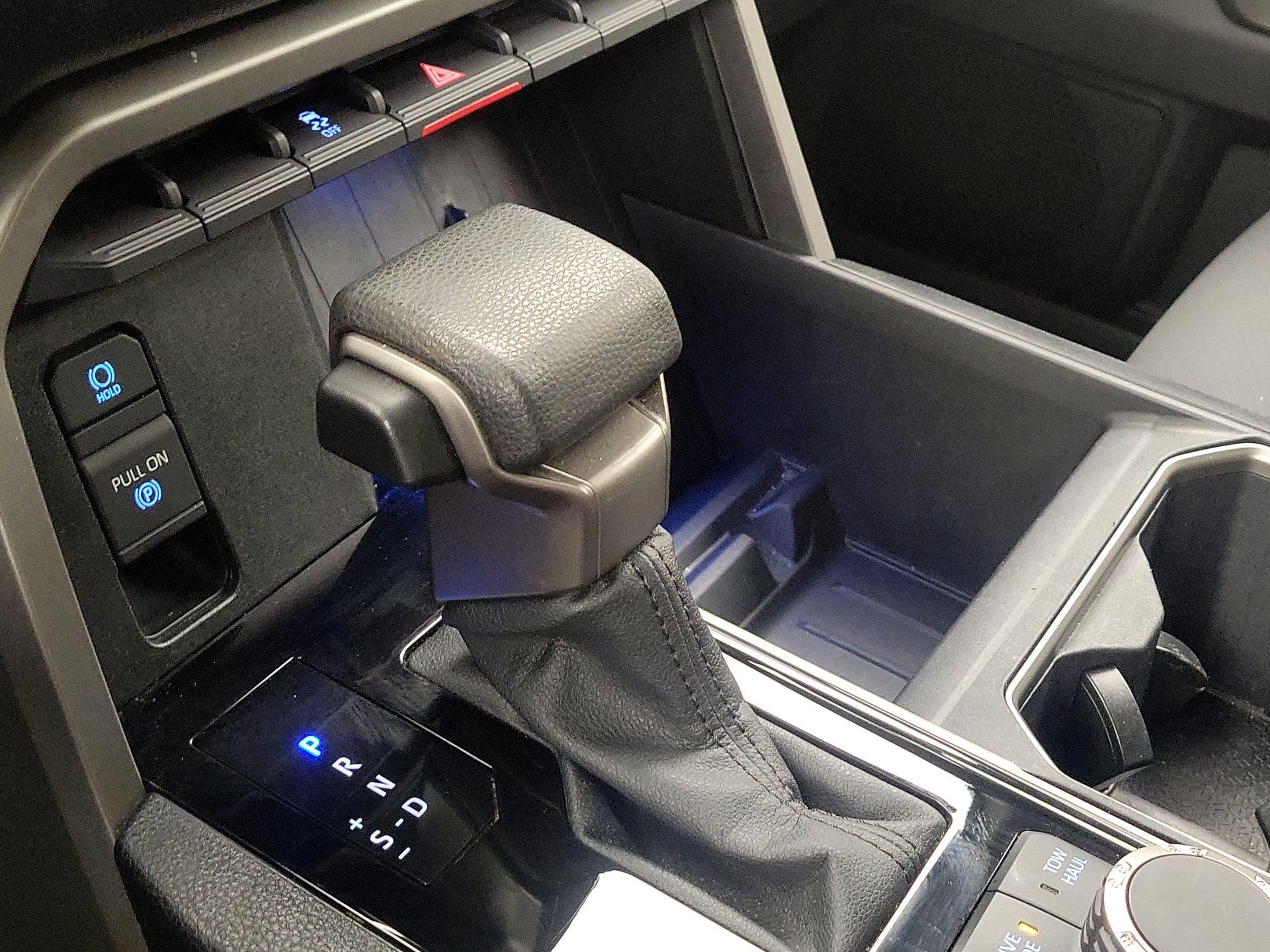 Thumbnail: 2022 Toyota Tundra - 17