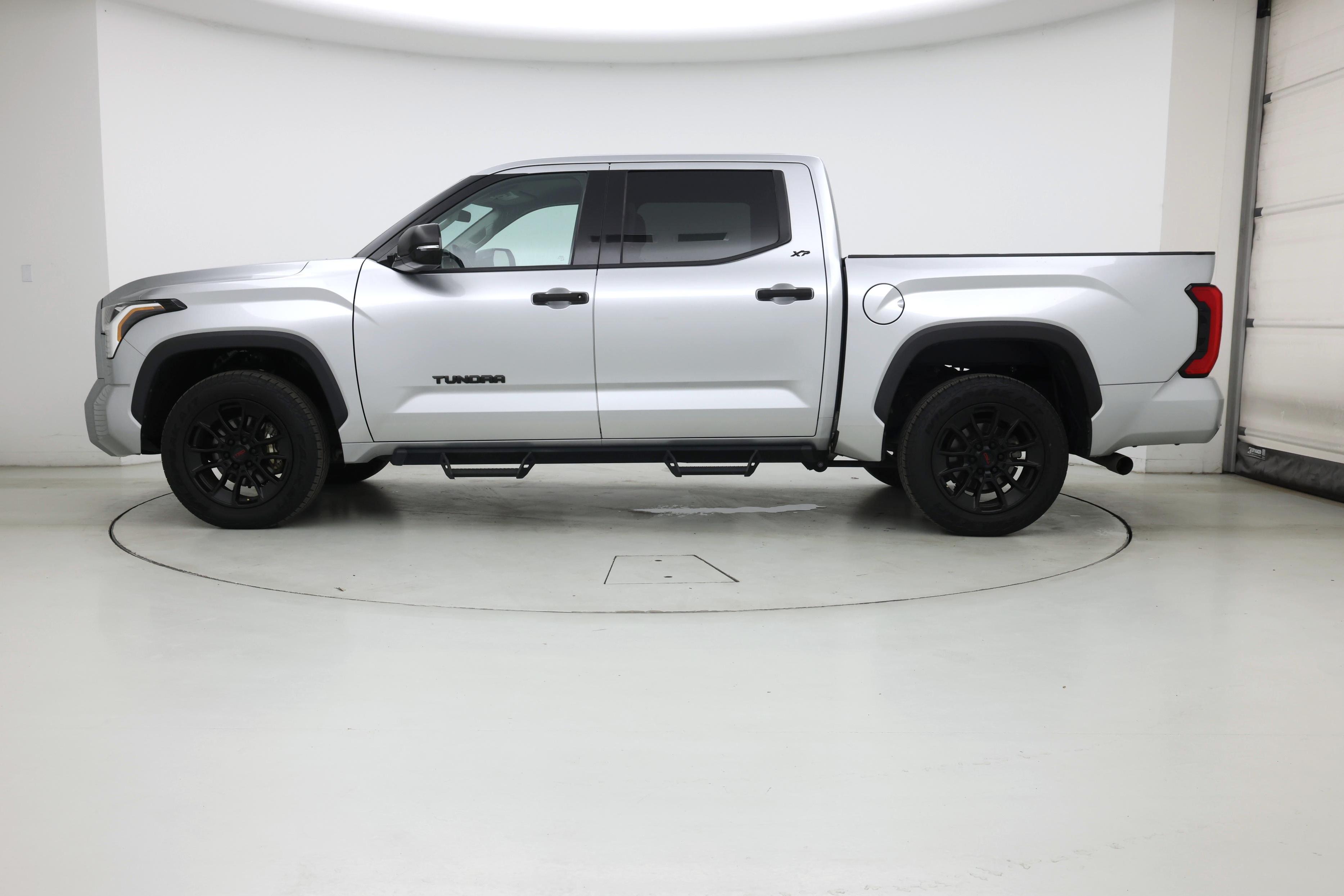 Thumbnail: 2022 Toyota Tundra - 3