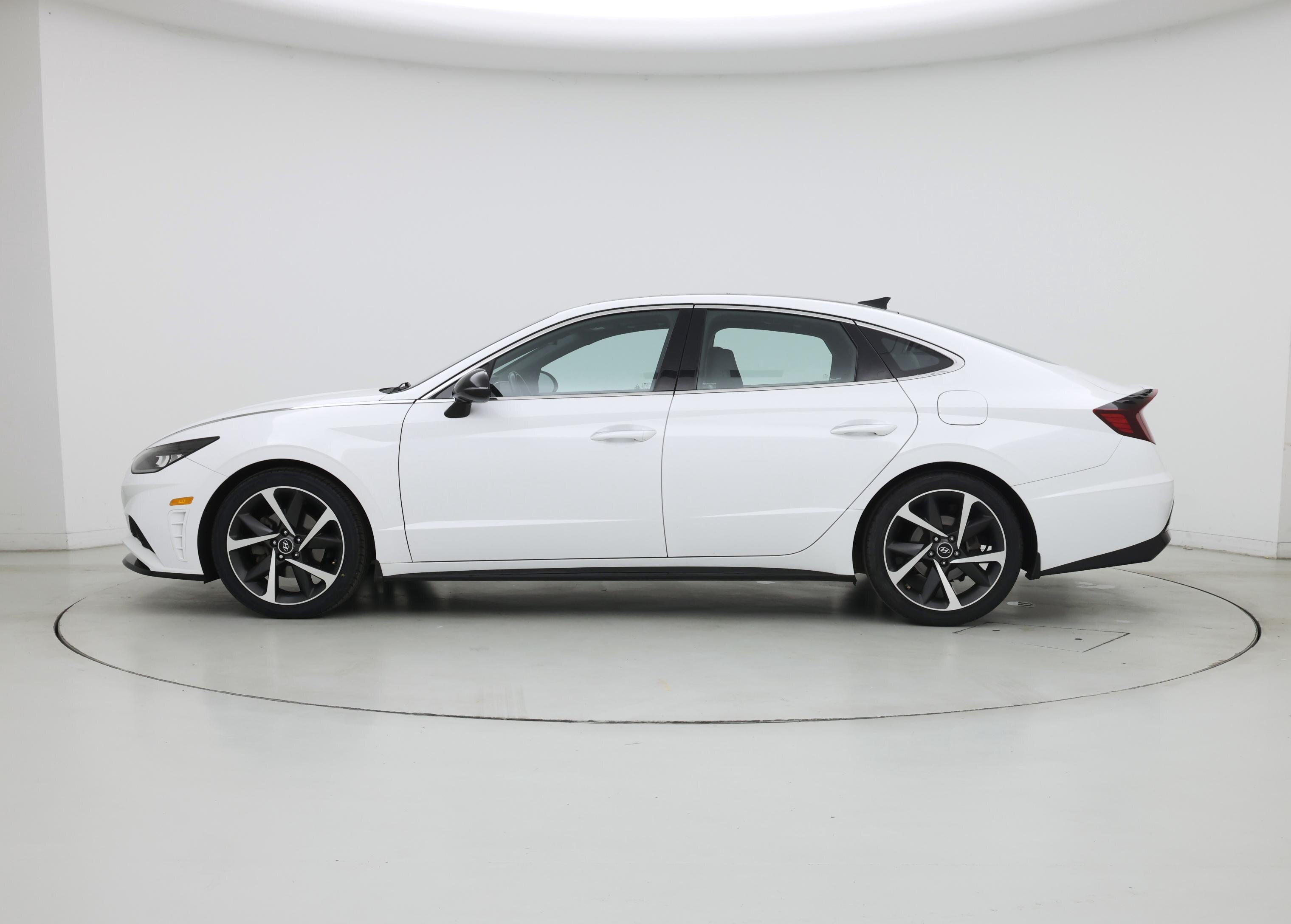 Thumbnail: 2023 Hyundai Sonata - 3