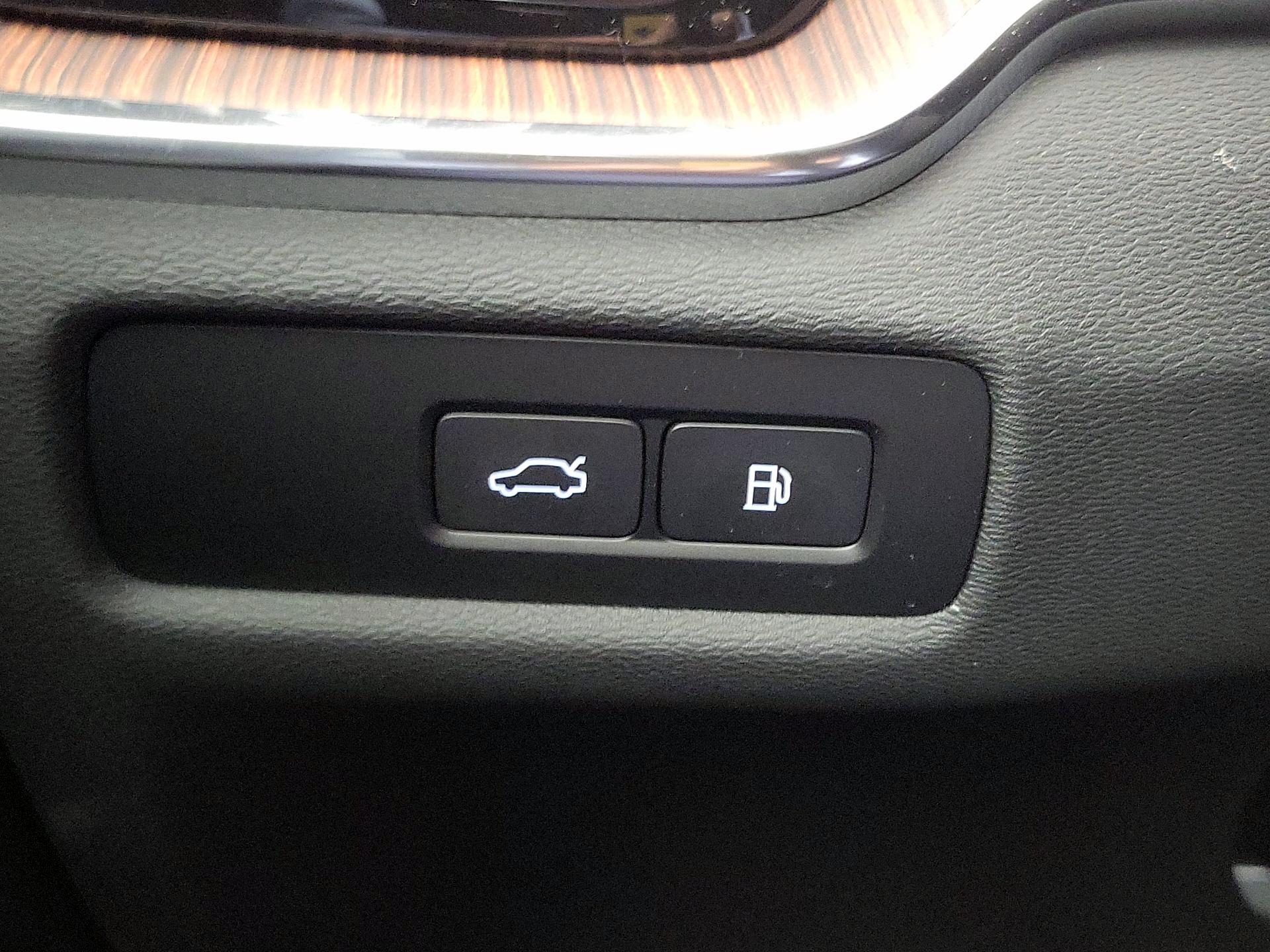 Thumbnail: 2024 Volvo S60 - 13