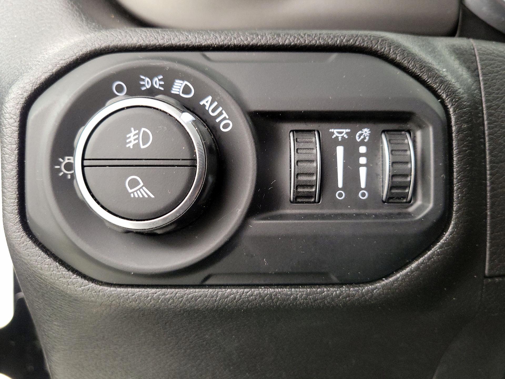 Thumbnail: 2022 Jeep Gladiator - 13