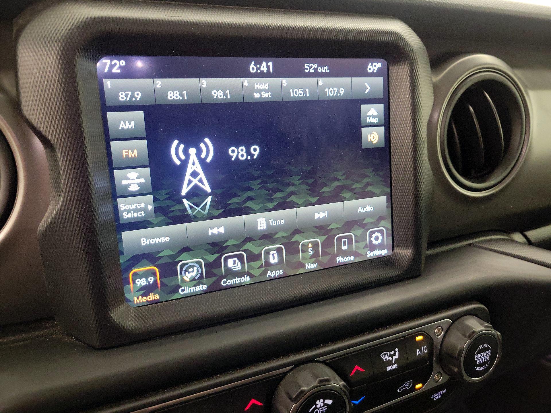 Thumbnail: 2022 Jeep Gladiator - 16