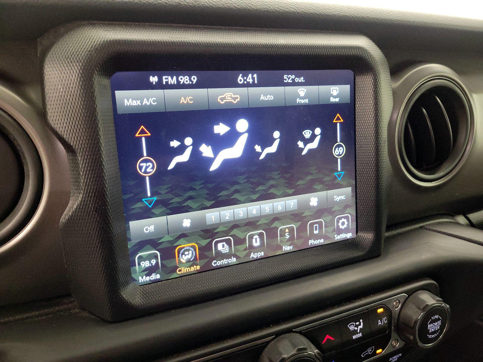 Thumbnail: 2022 Jeep Gladiator - 17