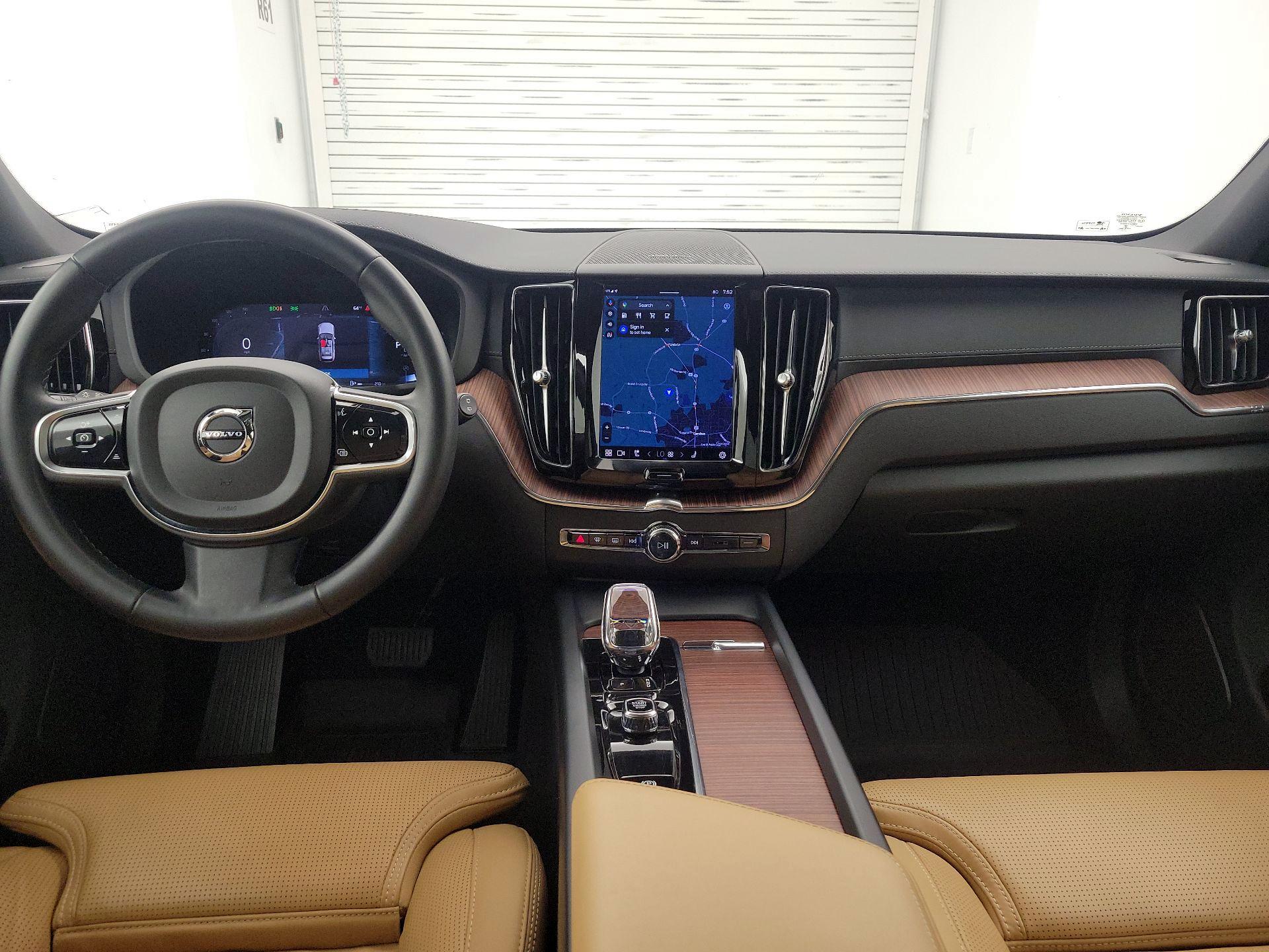 Thumbnail: 2023 Volvo XC60 - 9