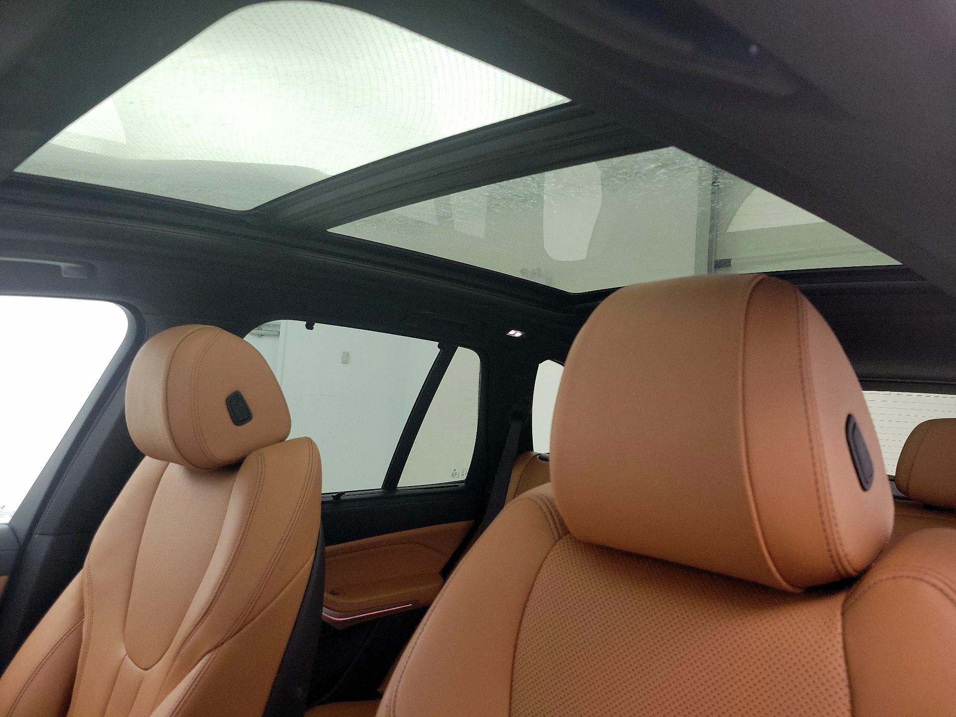 Thumbnail: 2022 BMW X5 - 20