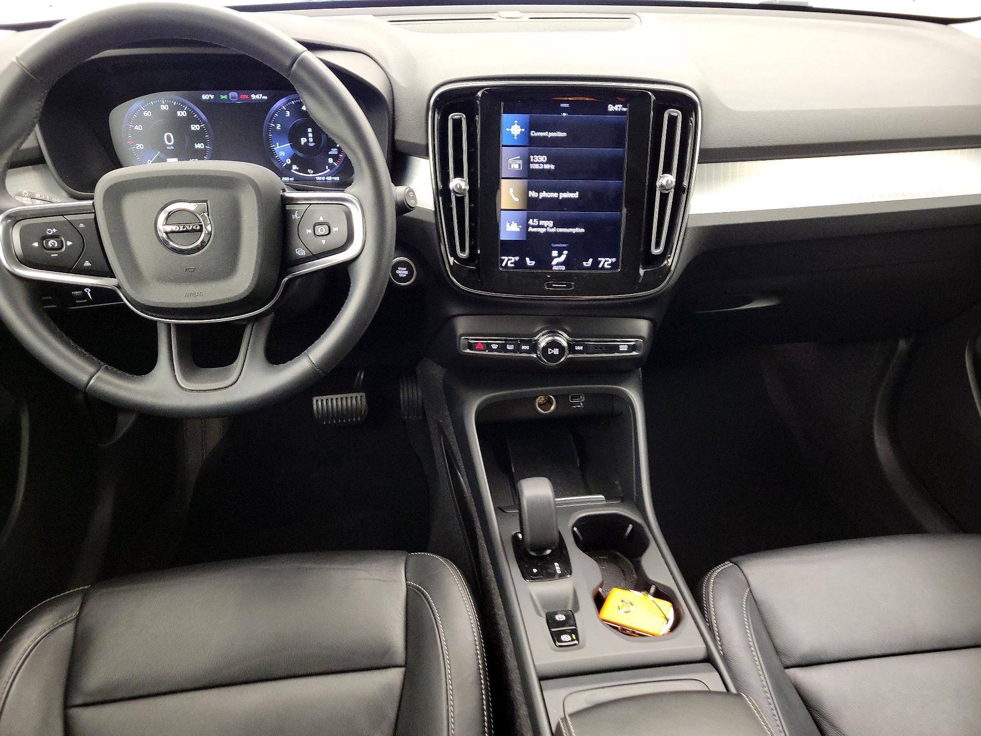 Thumbnail: 2022 Volvo XC40 - 9