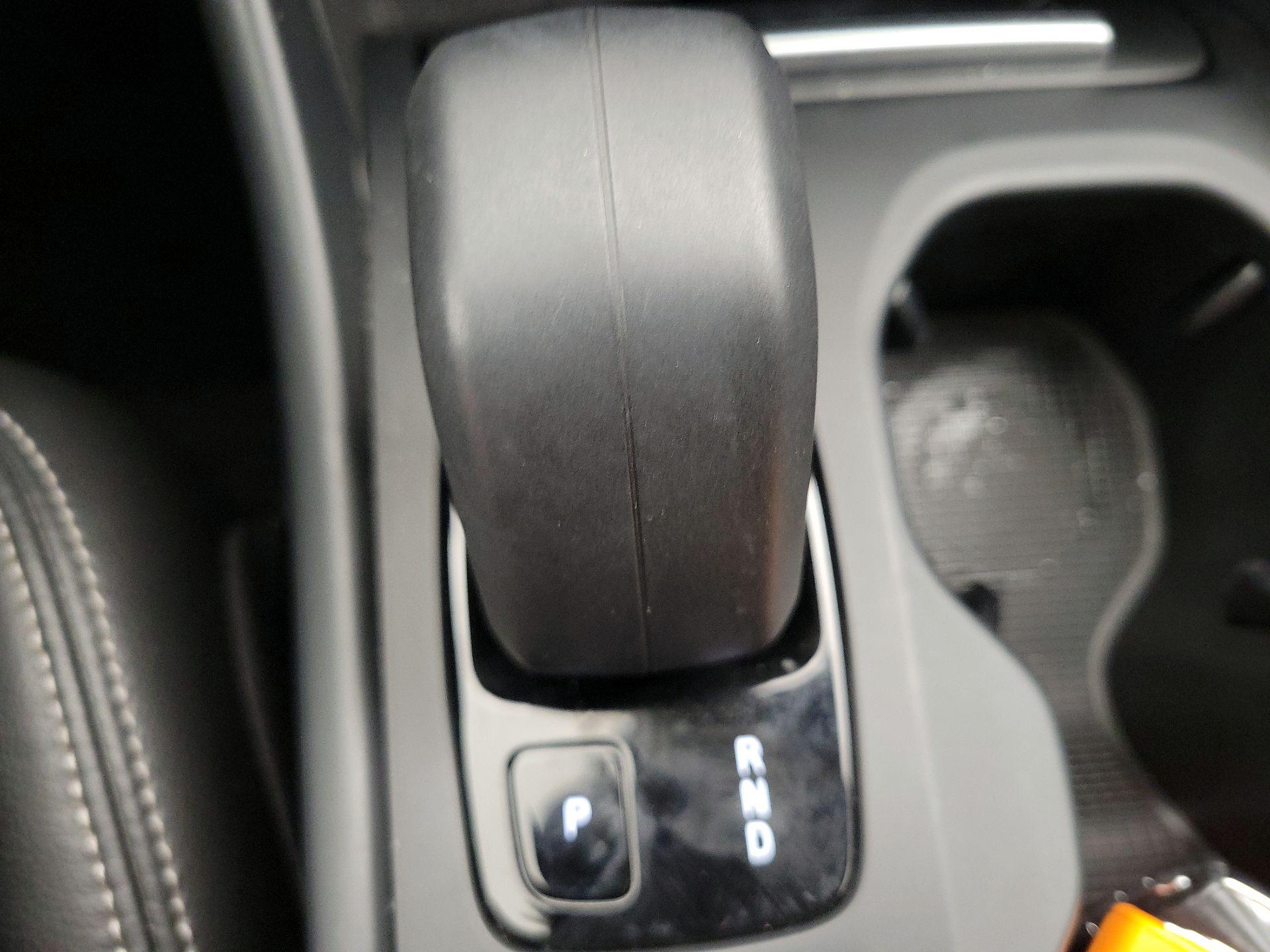 Thumbnail: 2022 Volvo XC40 - 17